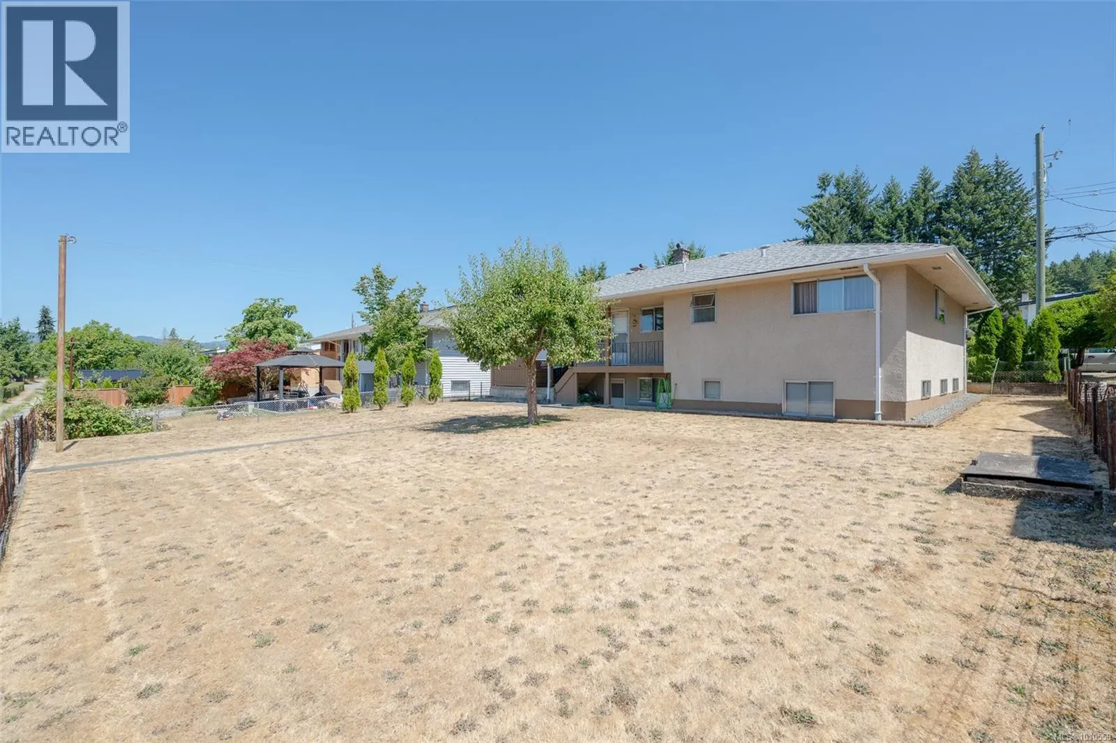 2638 Anderson Ave