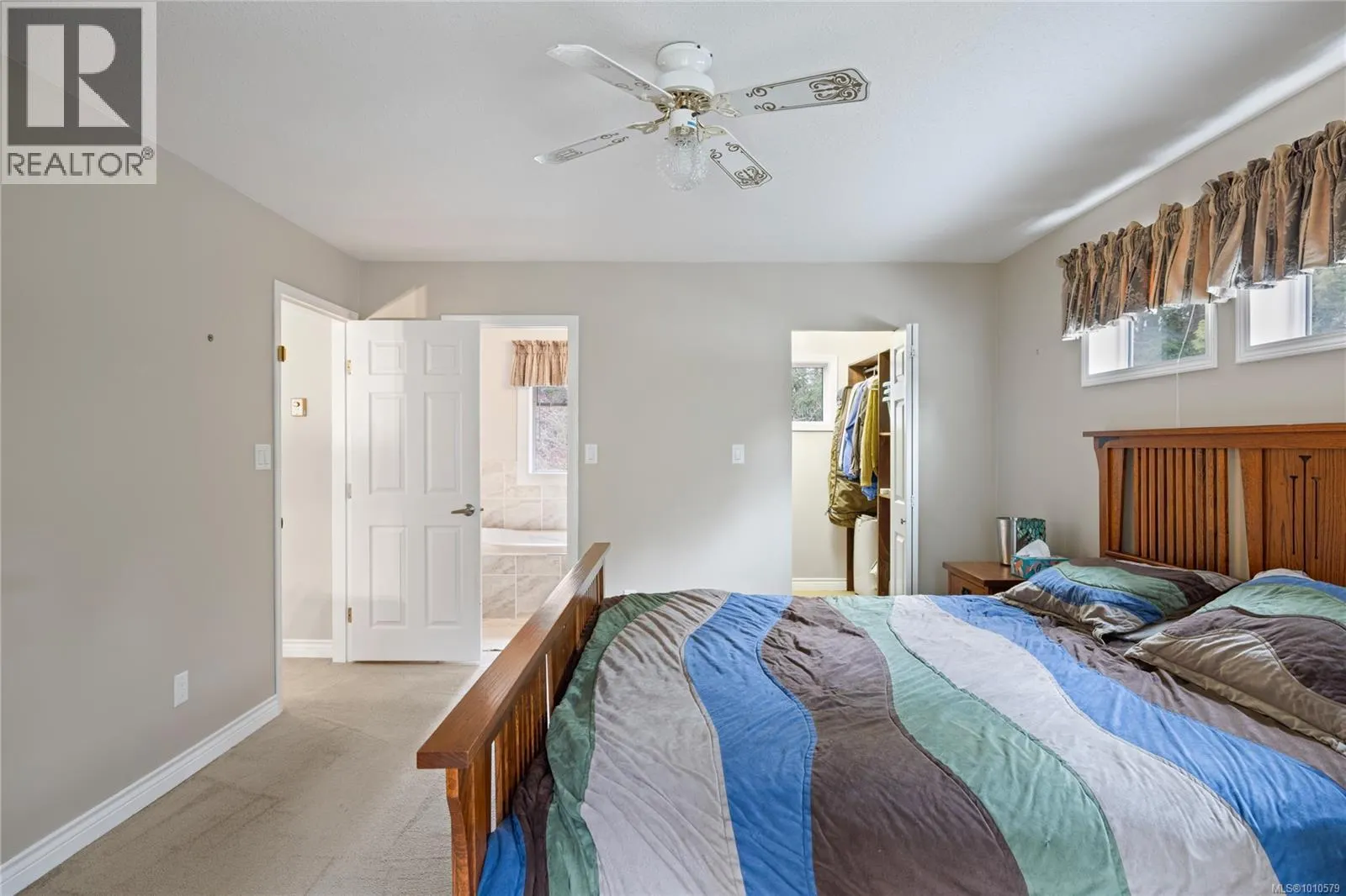 6625 Green Acres Way