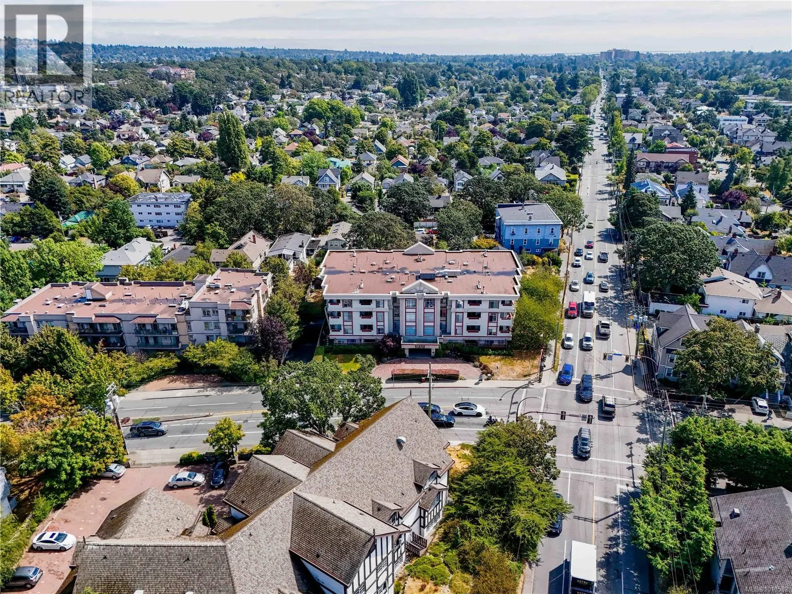 305 2511 Quadra St