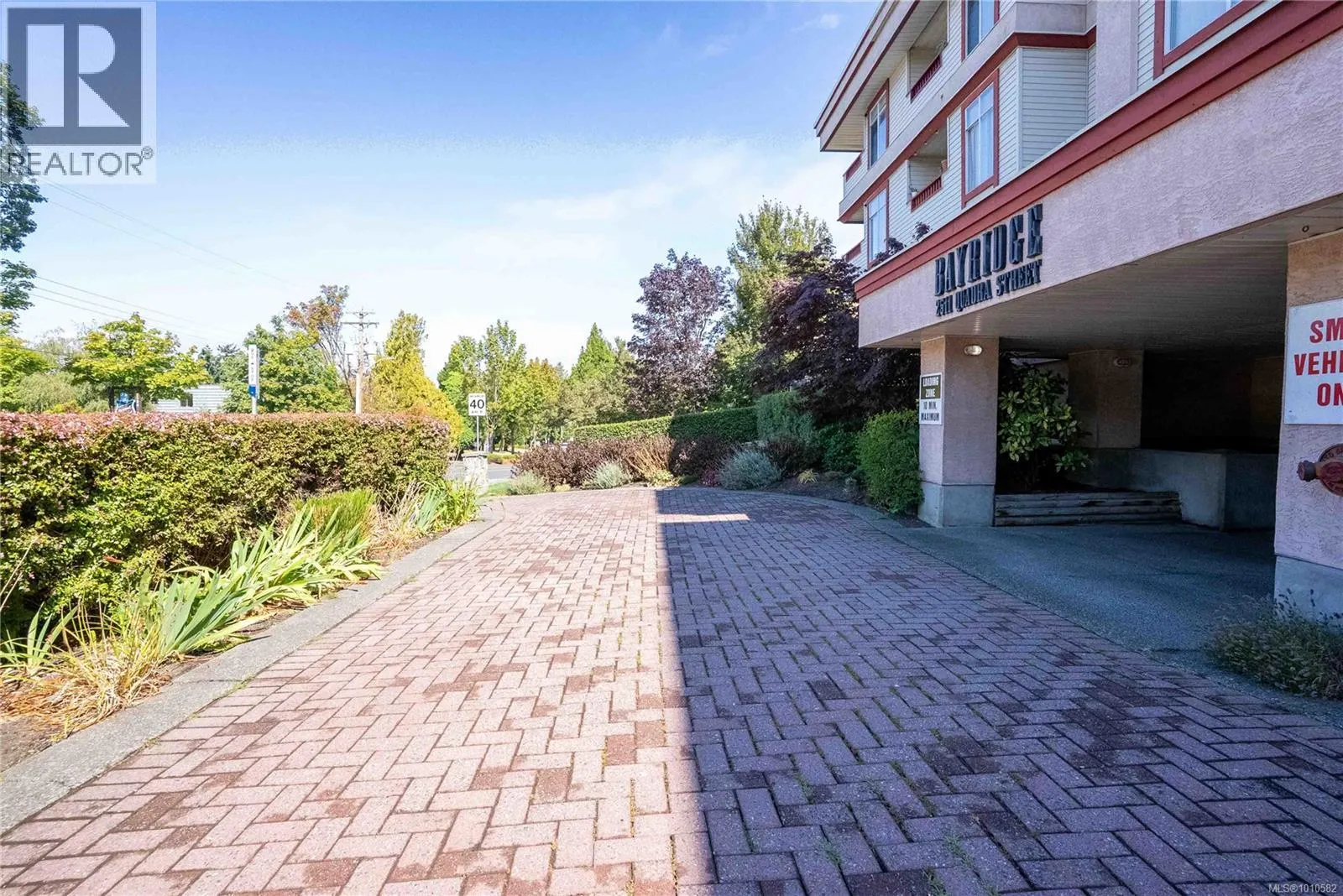 305 2511 Quadra St
