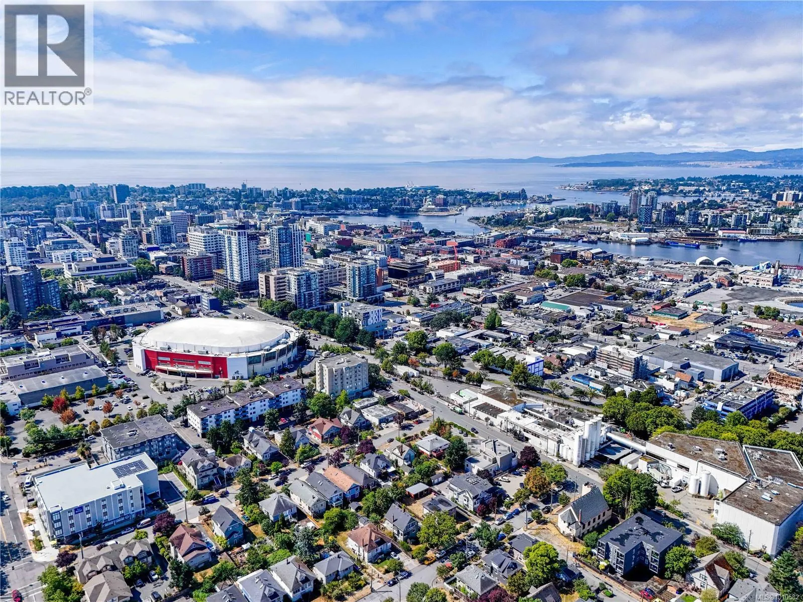 305 2511 Quadra St