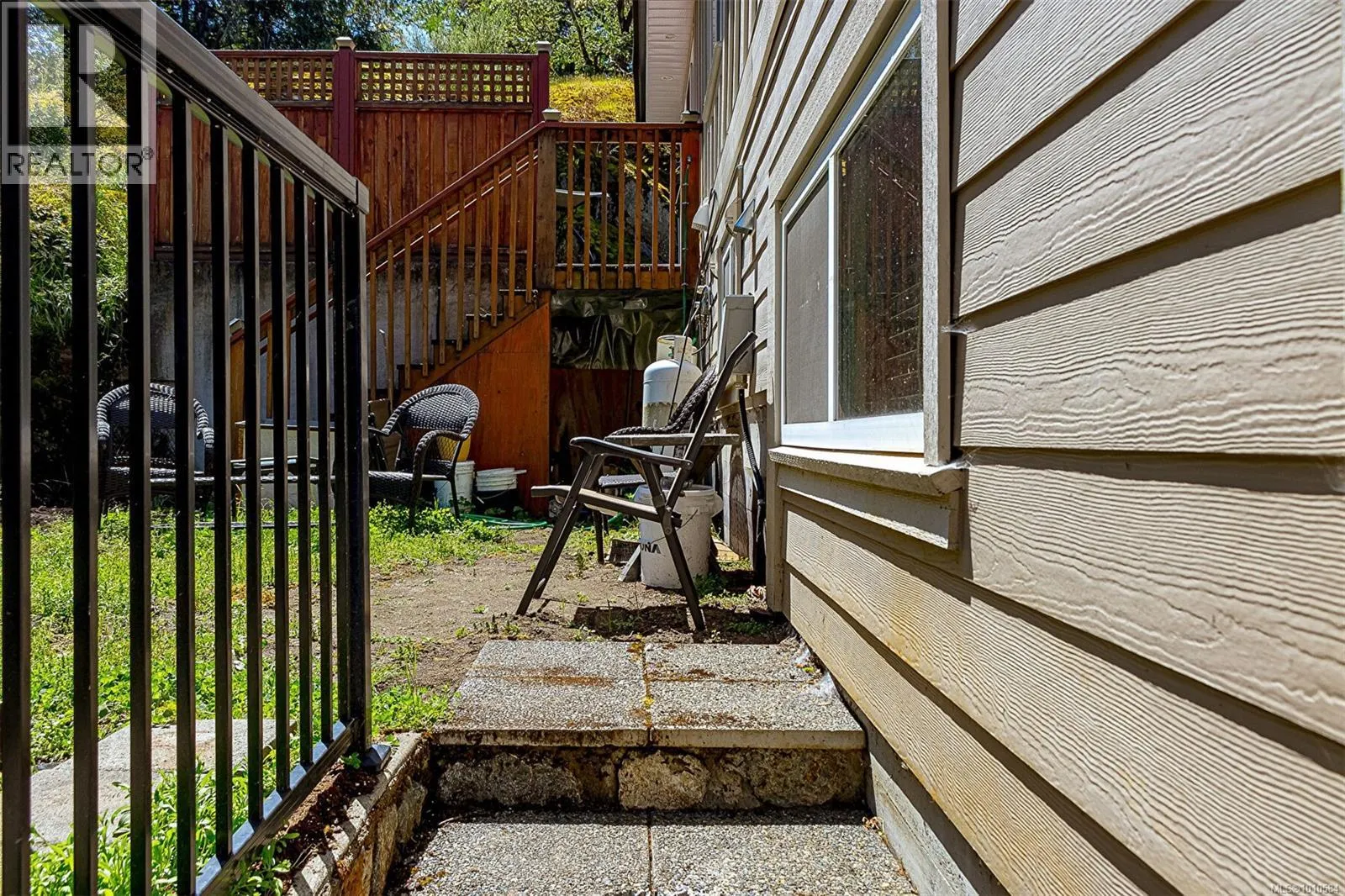 101 Dorval Pl