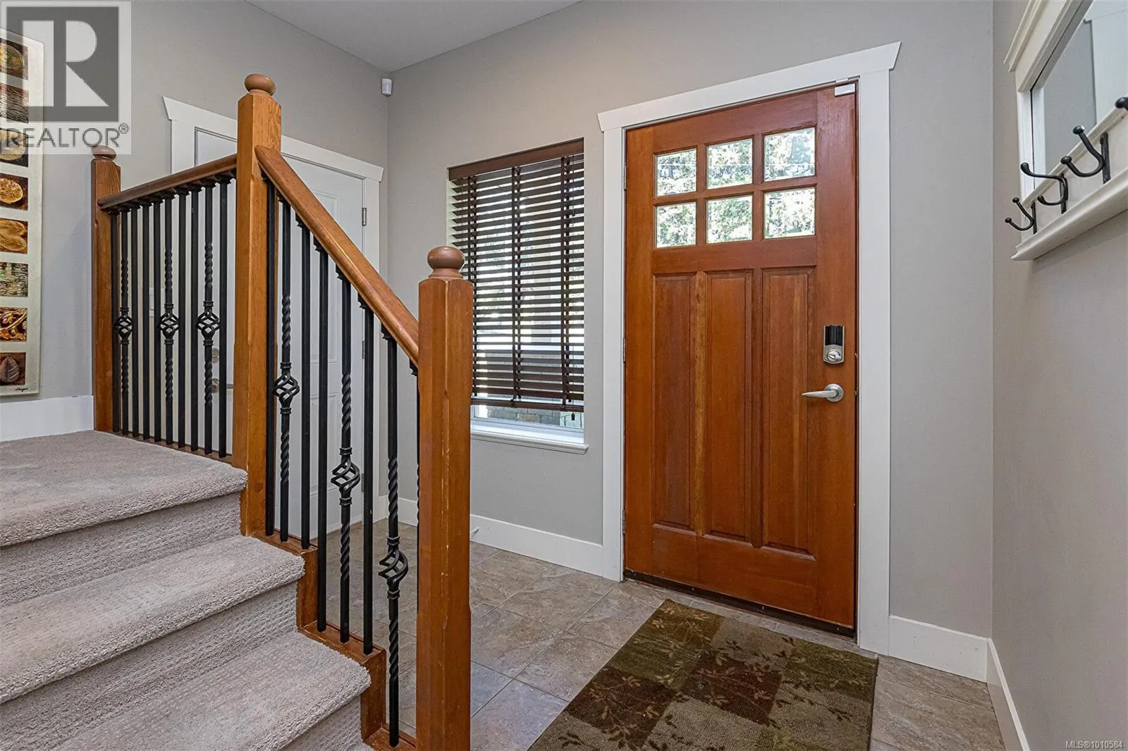 101 Dorval Pl
