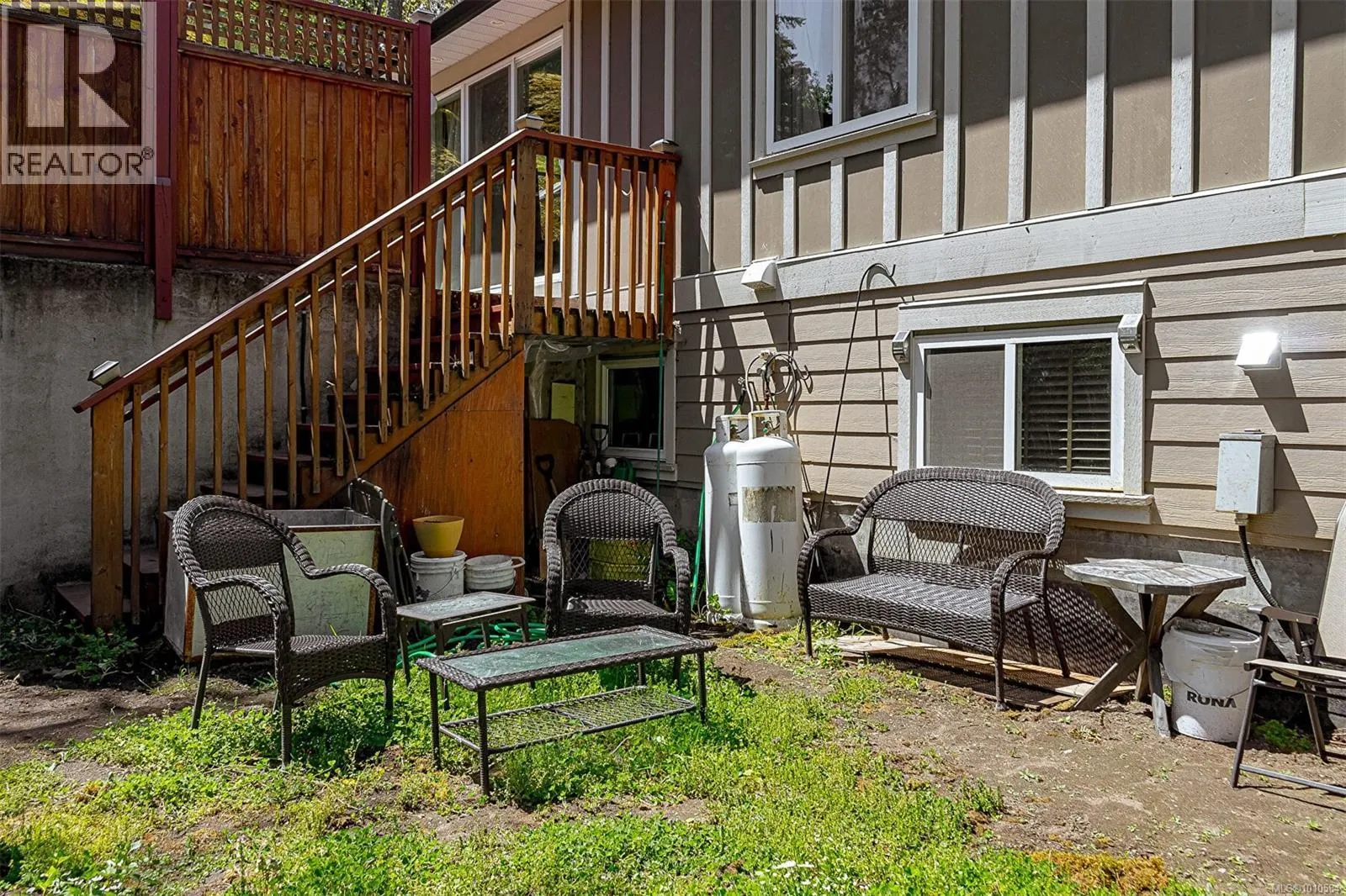 101 Dorval Pl