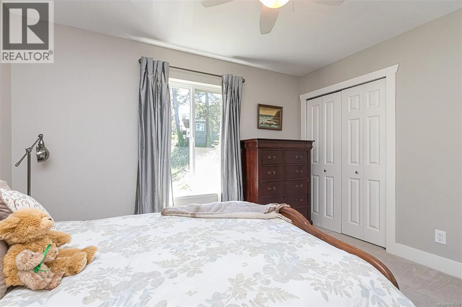 101 Dorval Pl