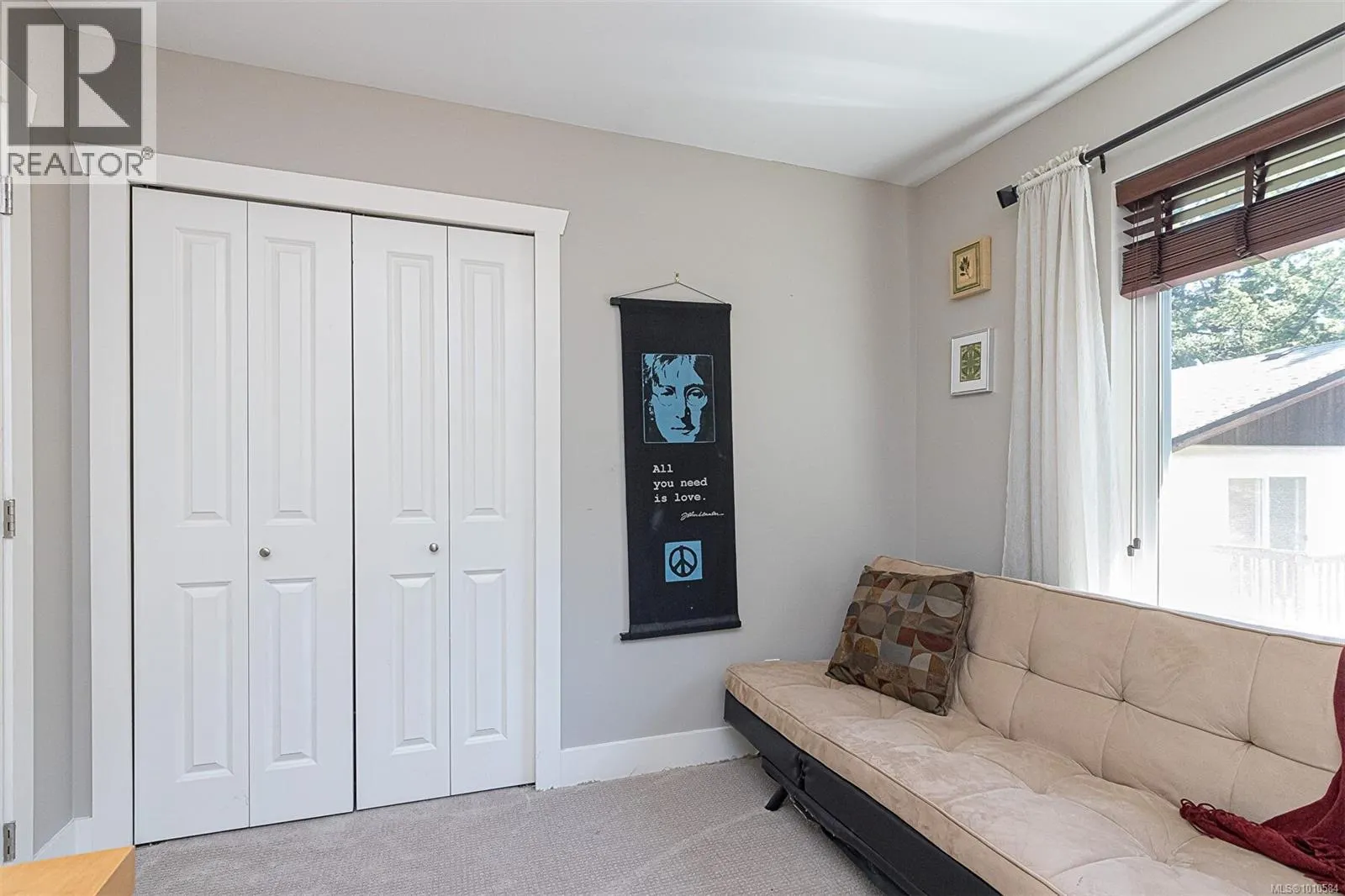 101 Dorval Pl