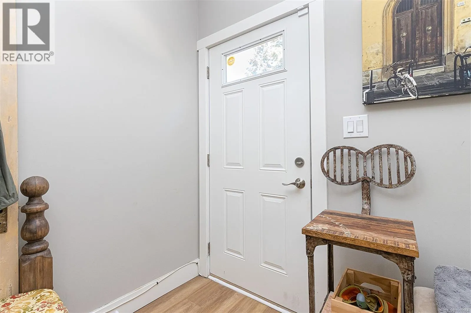 101 Dorval Pl