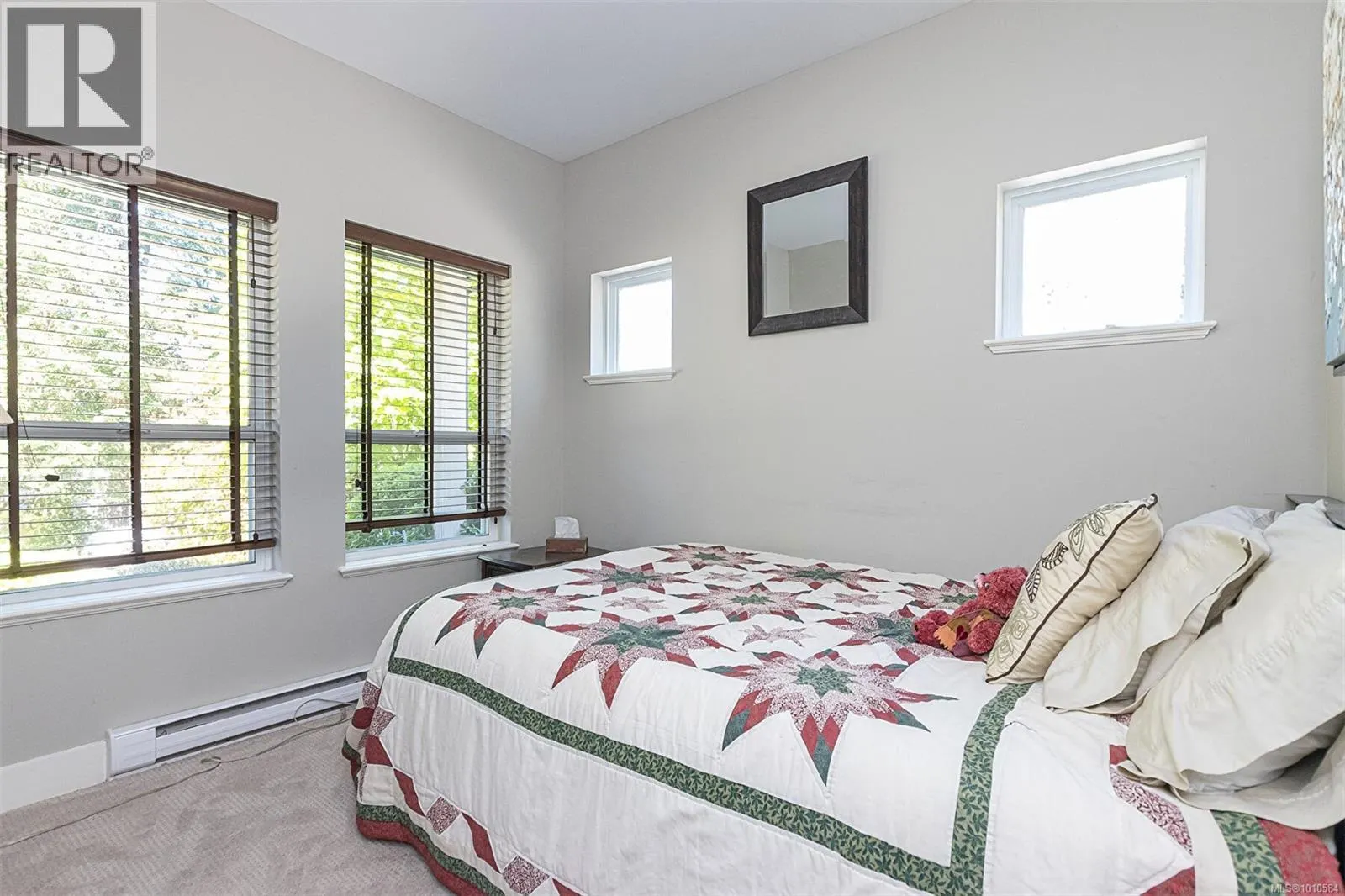 101 Dorval Pl