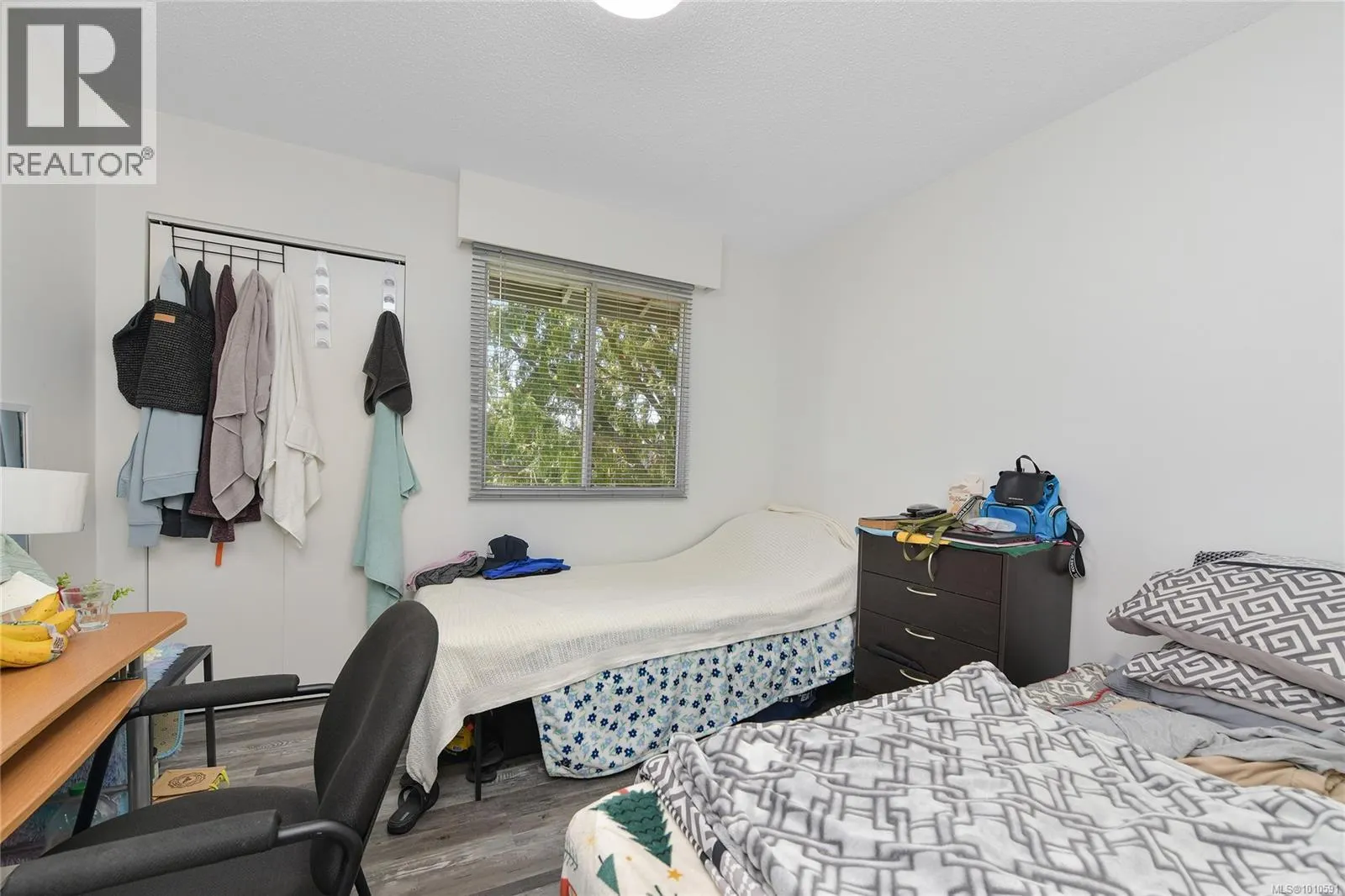 12 3987 Gordon Head Rd