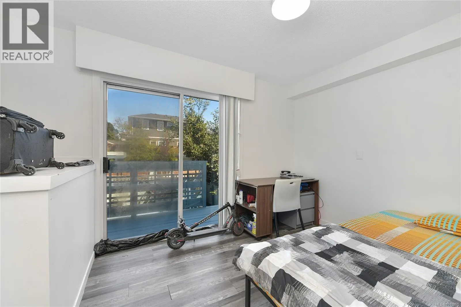 12 3987 Gordon Head Rd