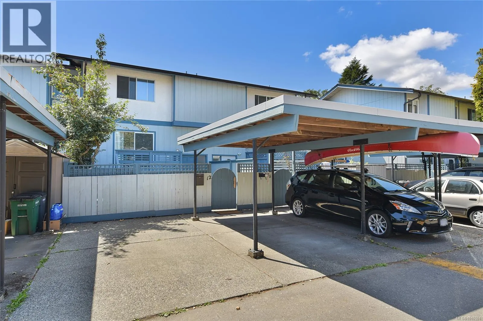 12 3987 Gordon Head Rd