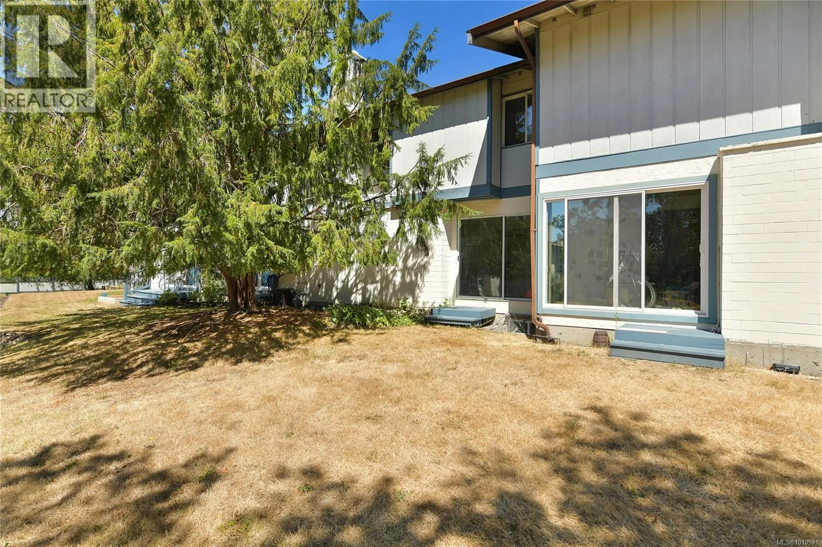12 3987 Gordon Head Rd