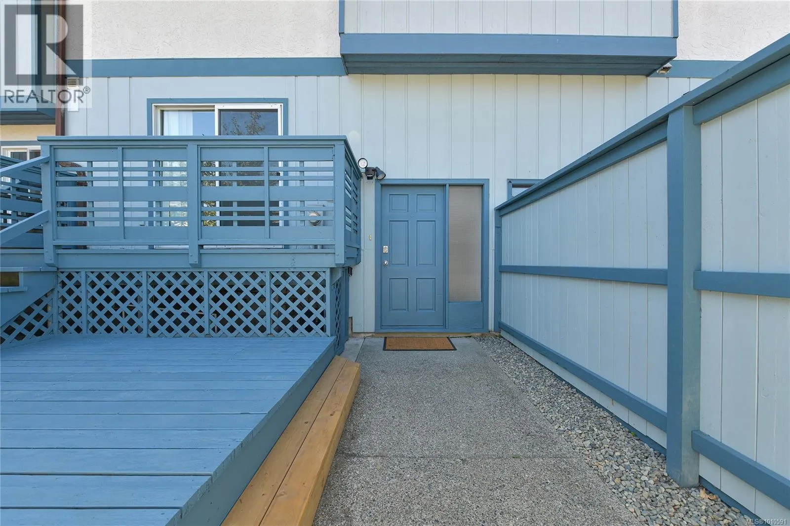 12 3987 Gordon Head Rd