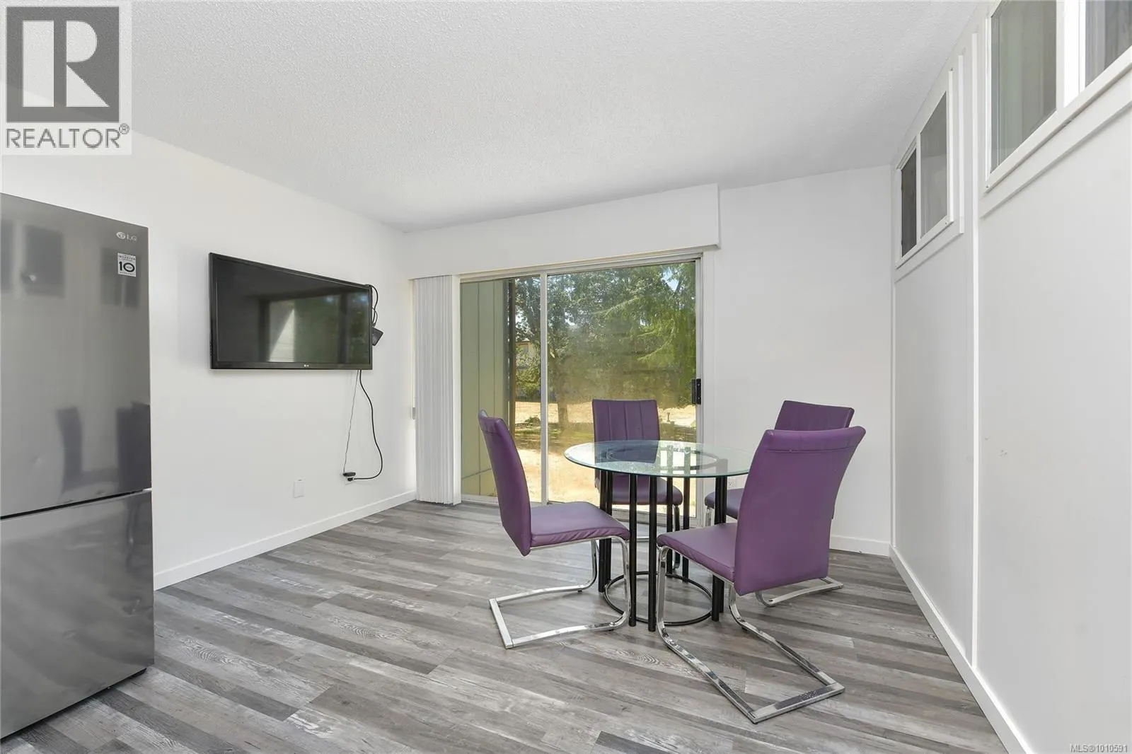 12 3987 Gordon Head Rd