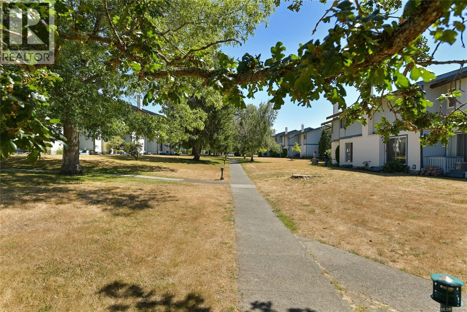 12 3987 Gordon Head Rd