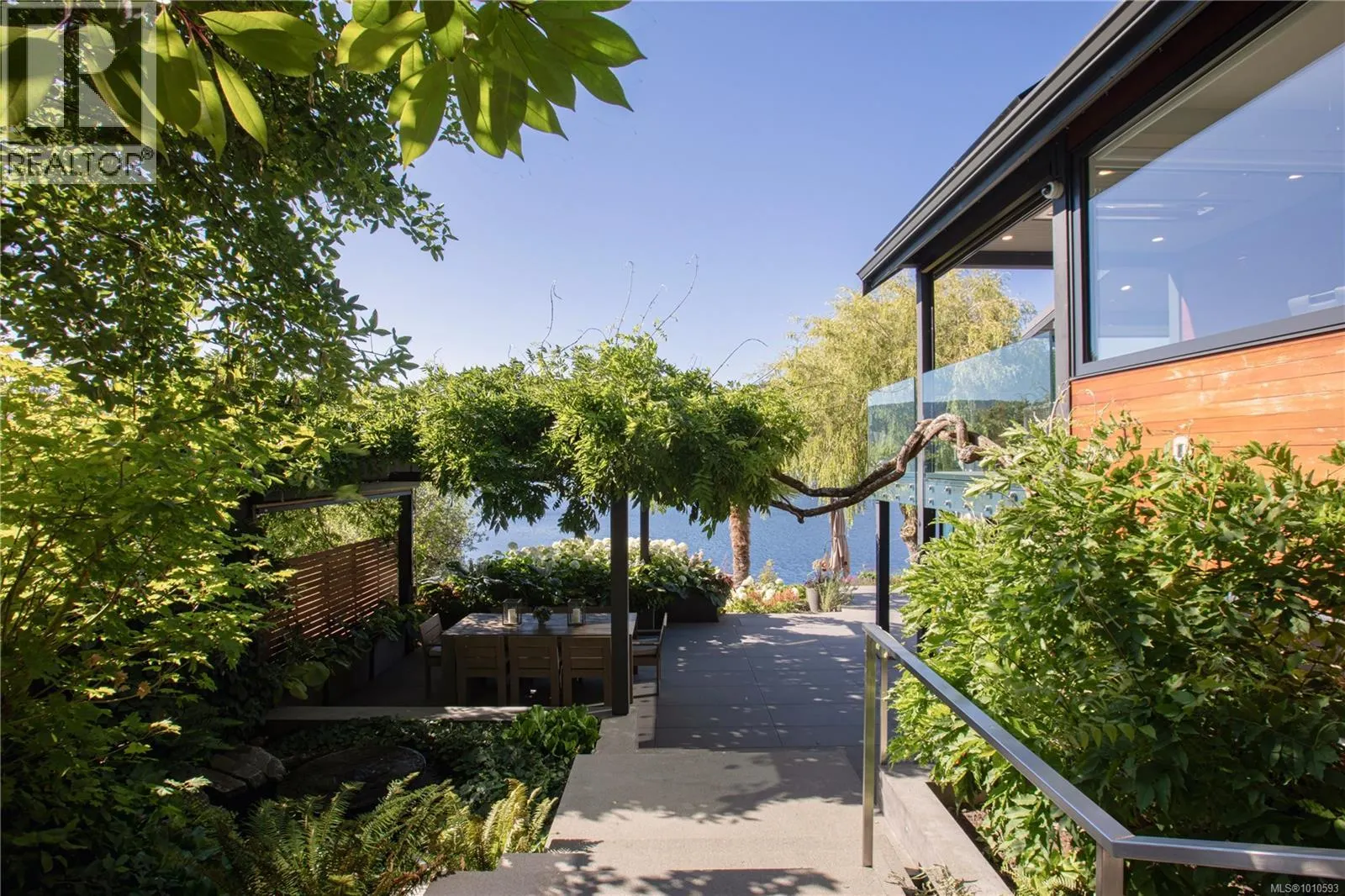 1069 Trillium Rd