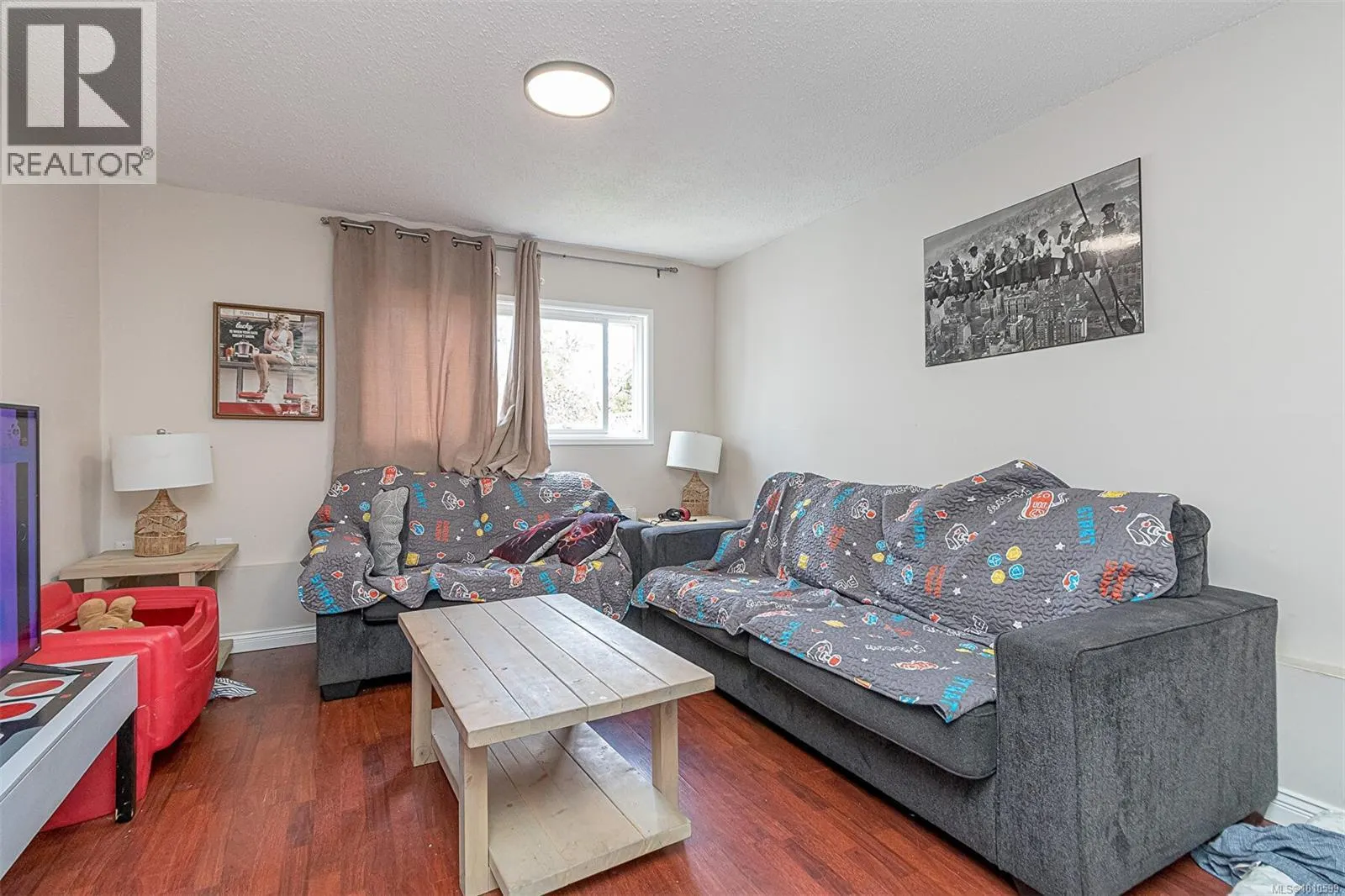 546 Wakesiah Ave
