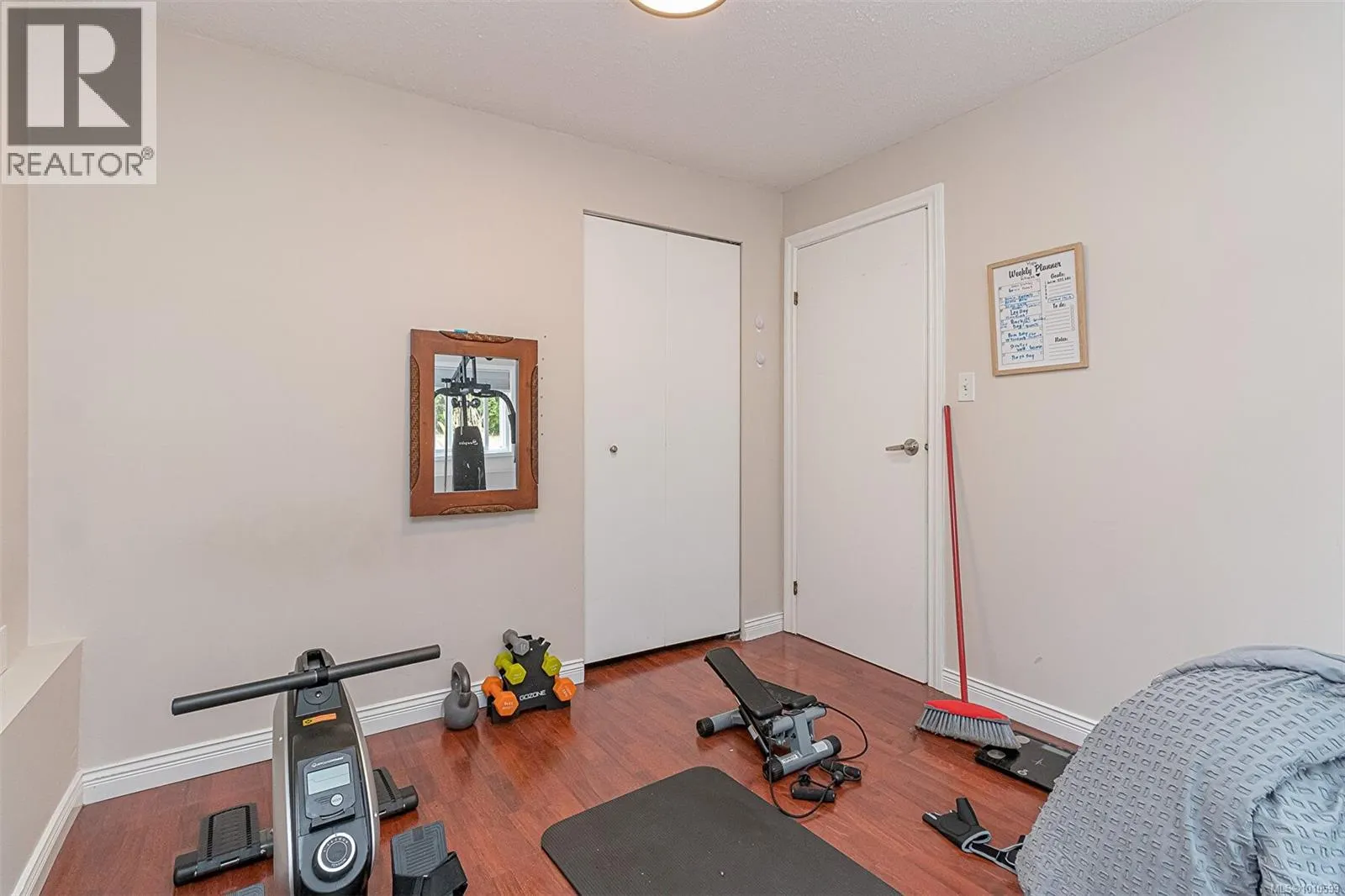 546 Wakesiah Ave