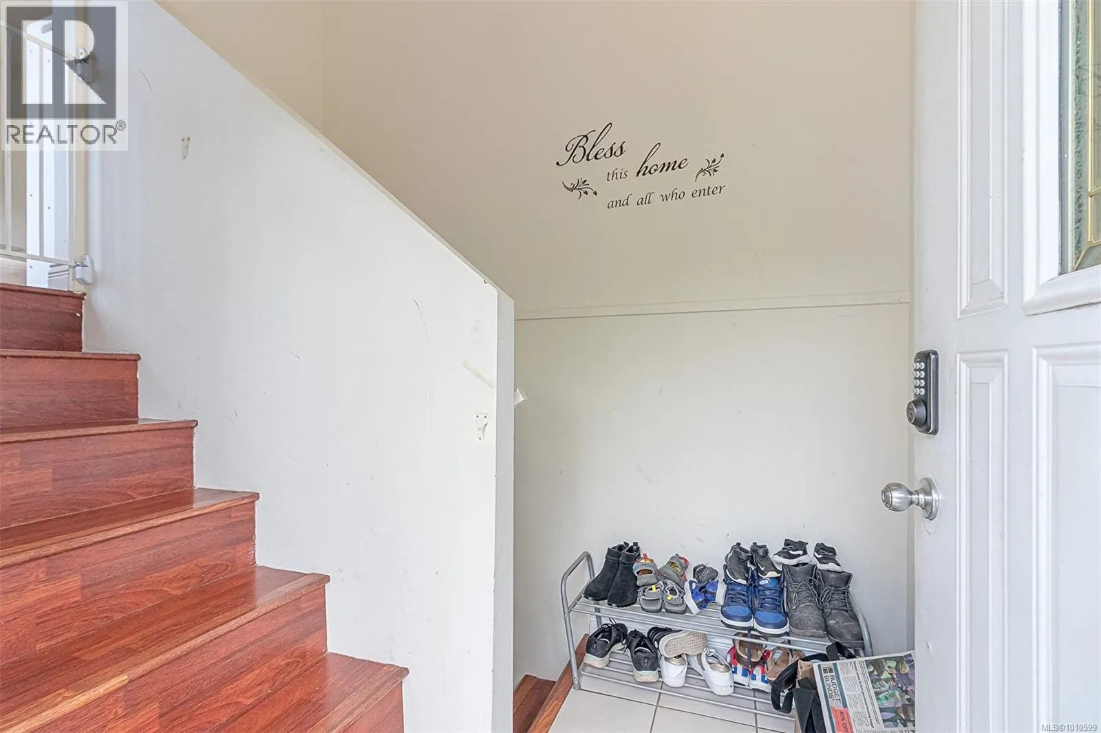 546 Wakesiah Ave