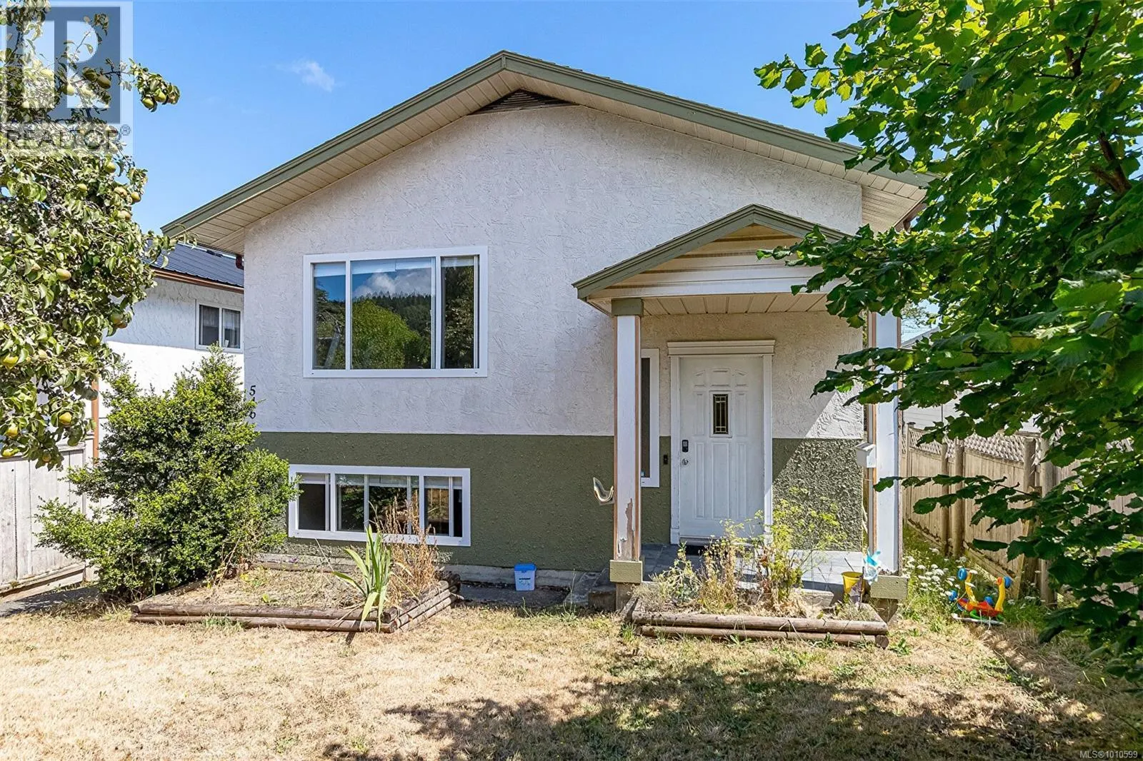 546 Wakesiah Ave