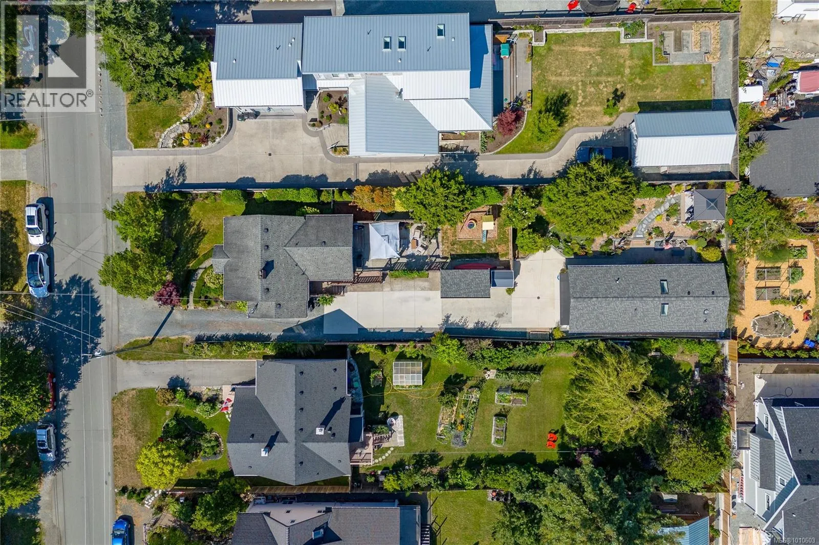 2833 Austin Ave