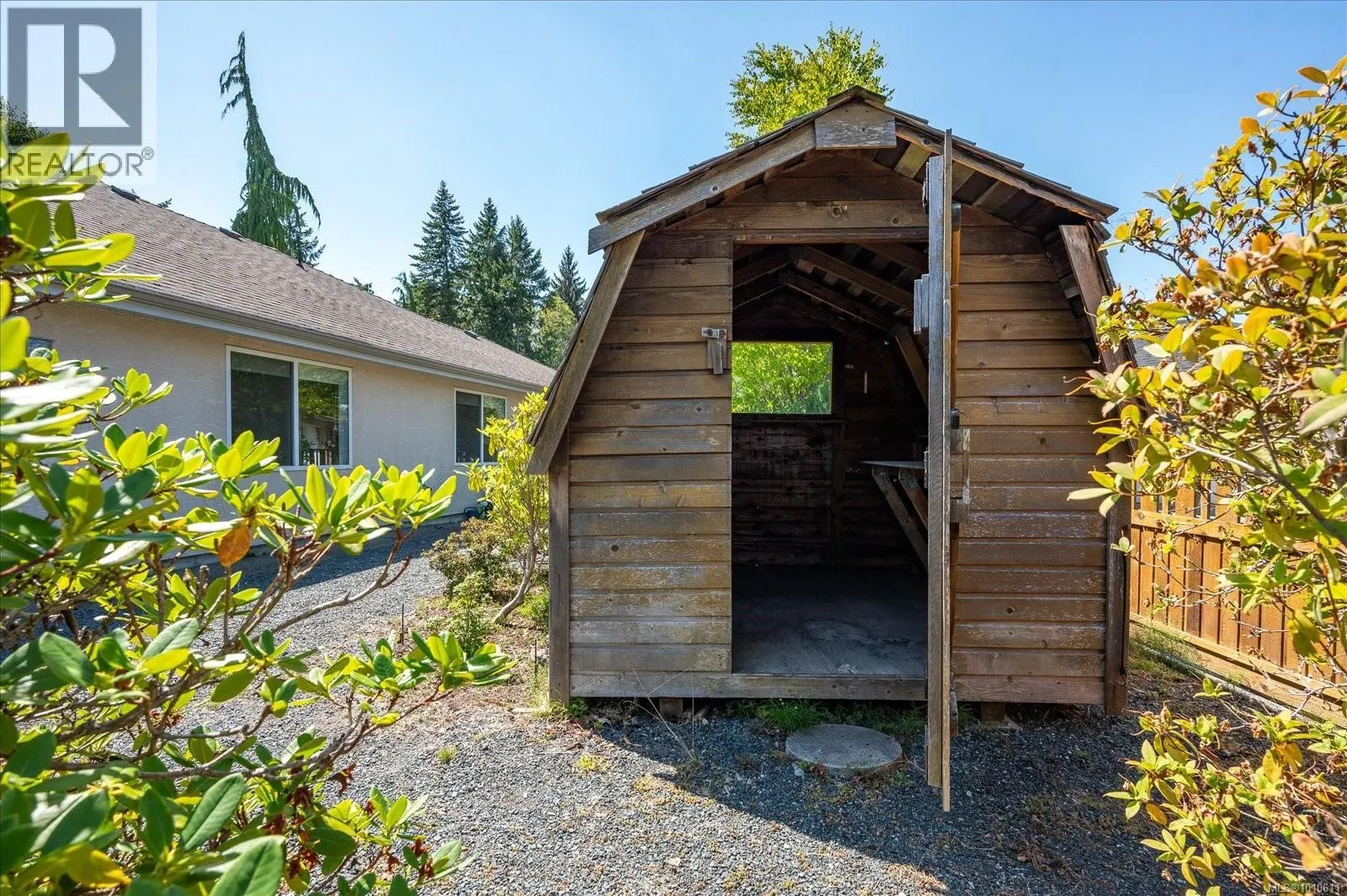 843 Woodridge Pl