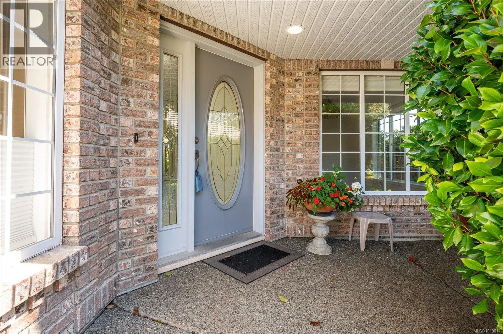 843 Woodridge Pl