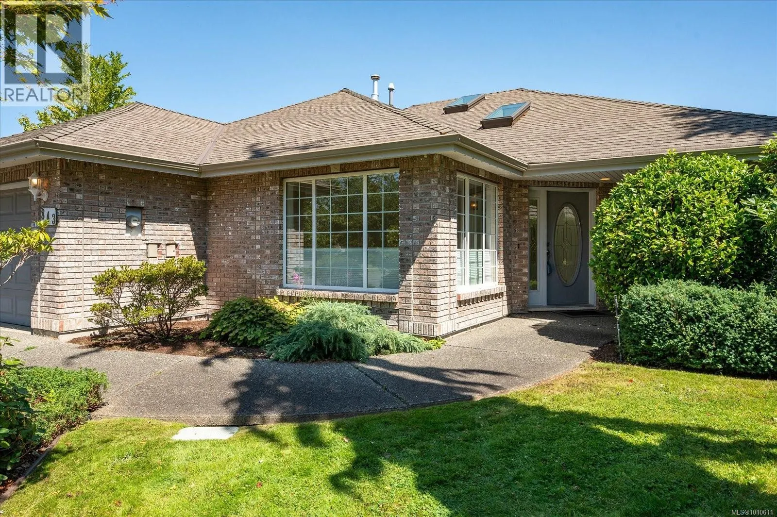 843 Woodridge Pl