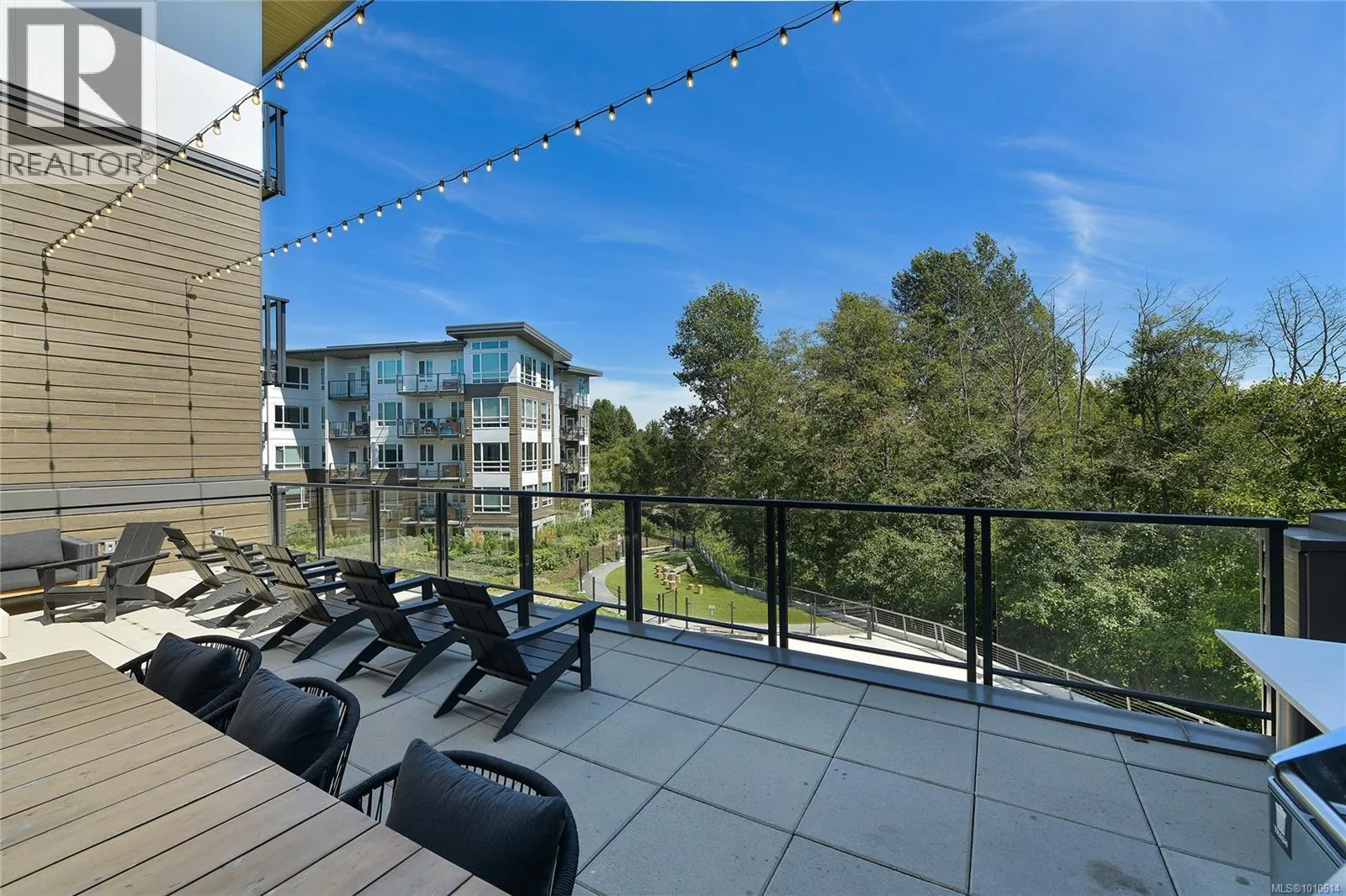 127 920 REUNION Ave
