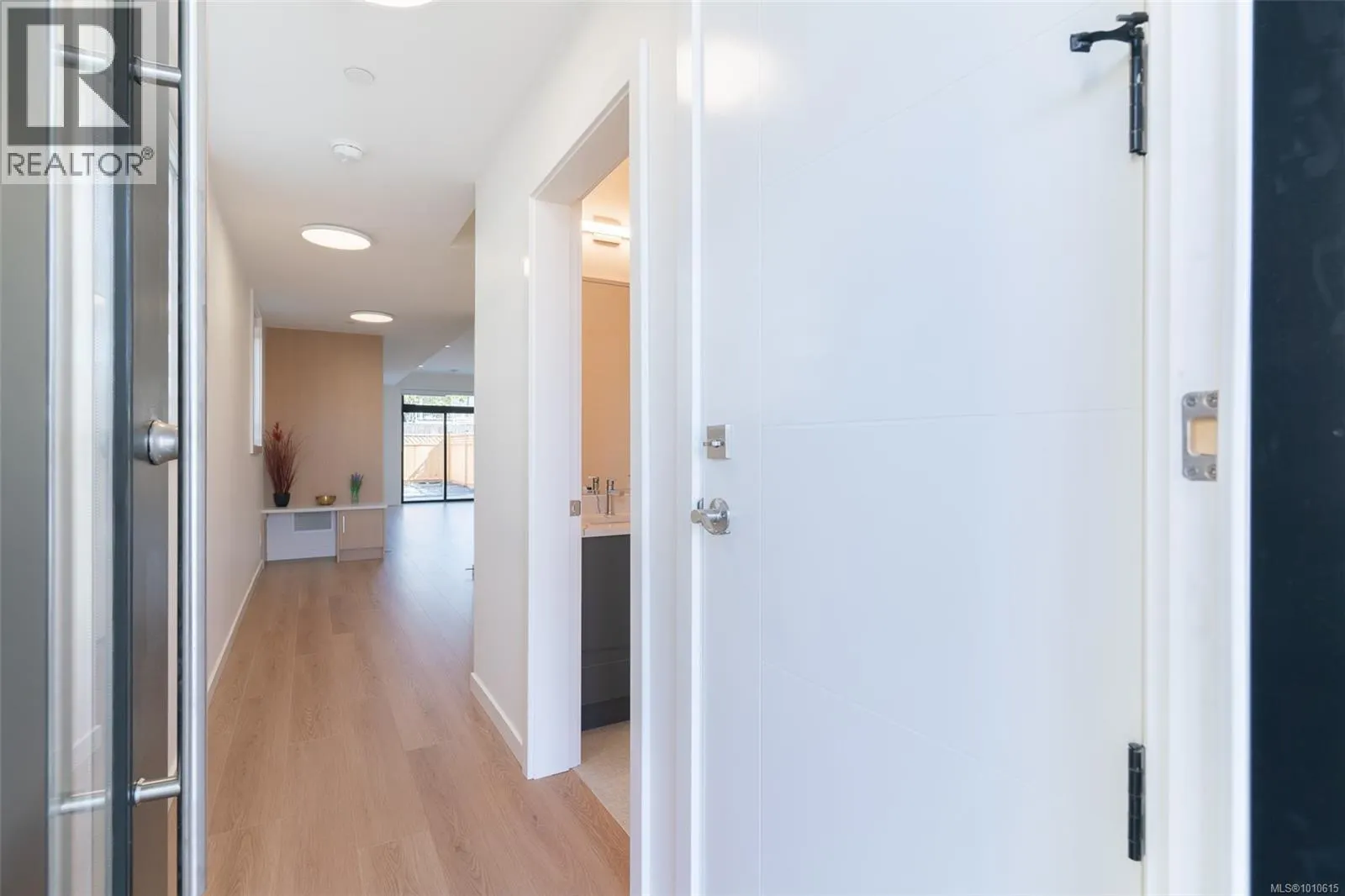 101 608 SANDY Crt