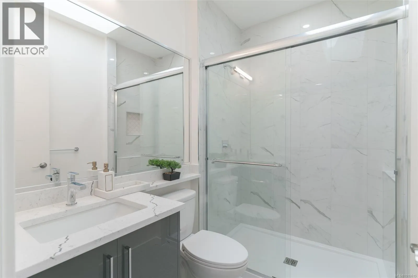 101 608 SANDY Crt