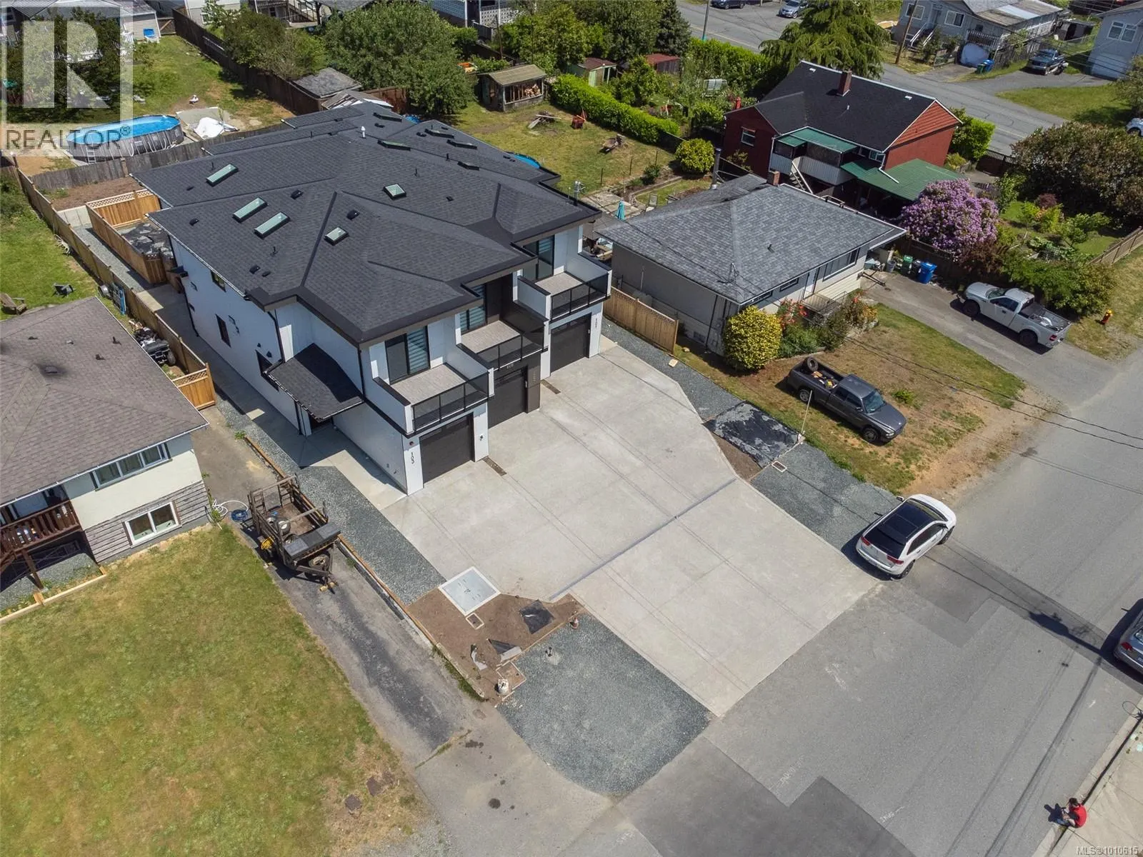 101 608 SANDY Crt