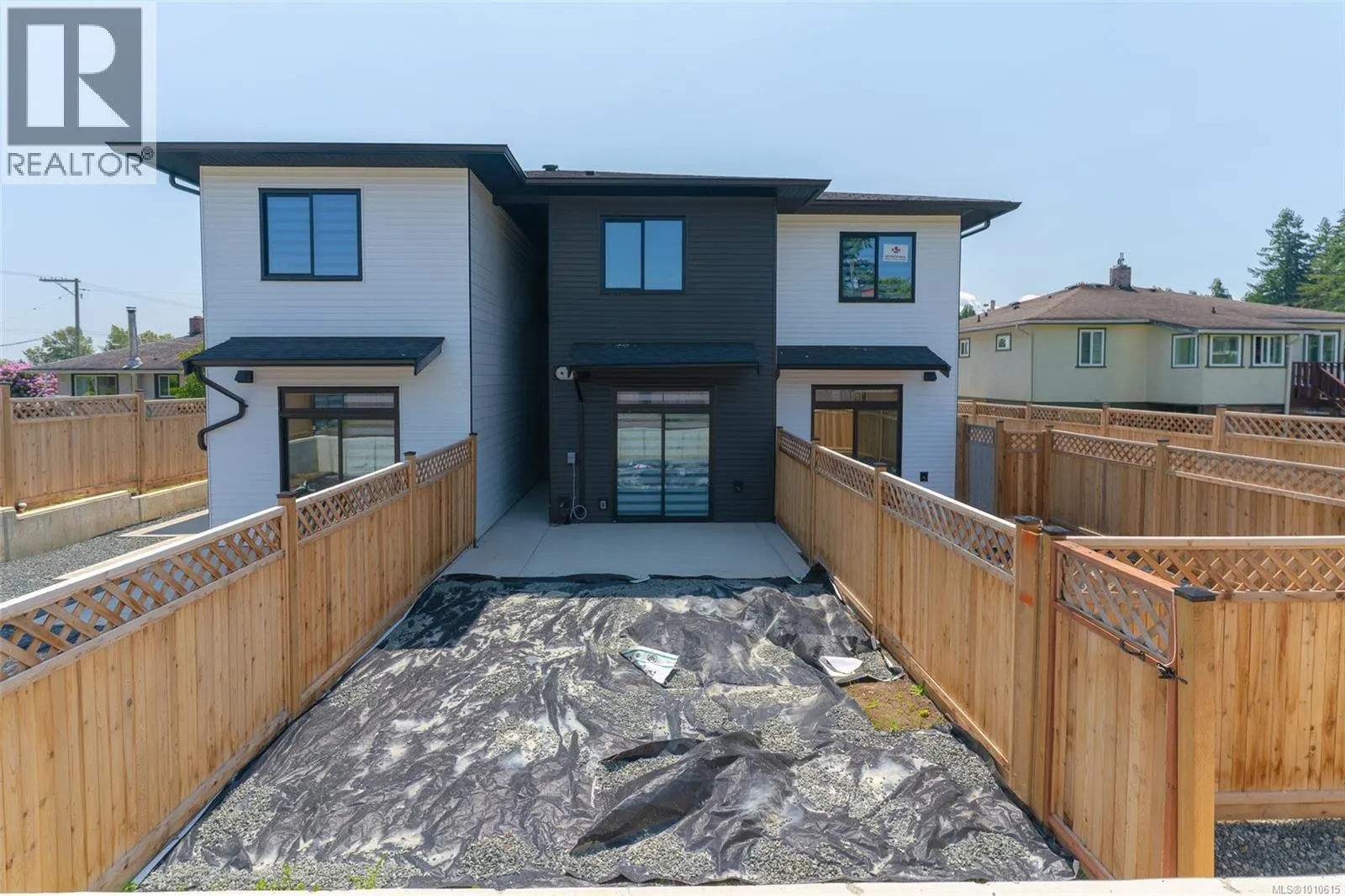 101 608 SANDY Crt