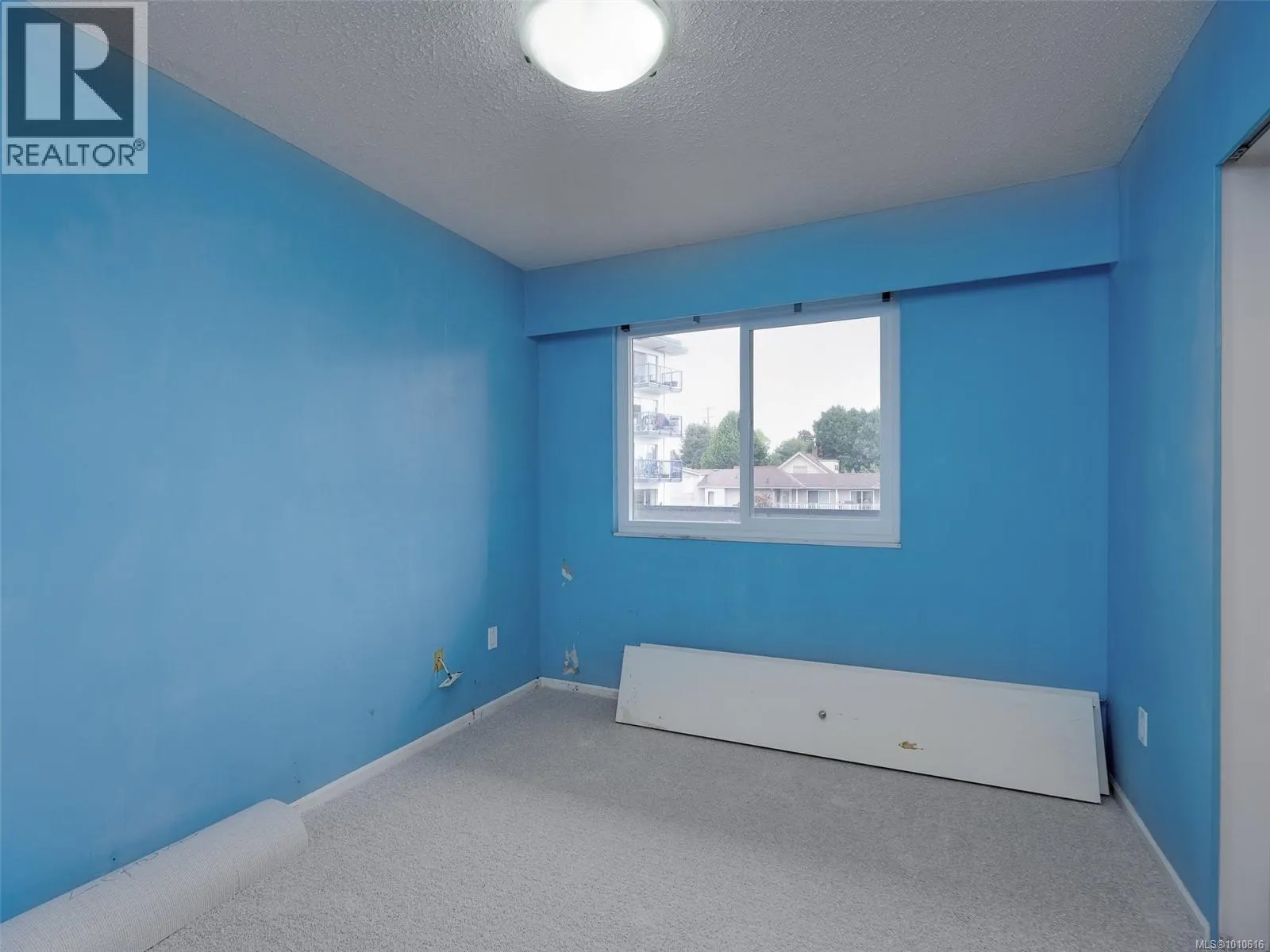 302 859 Carrie St