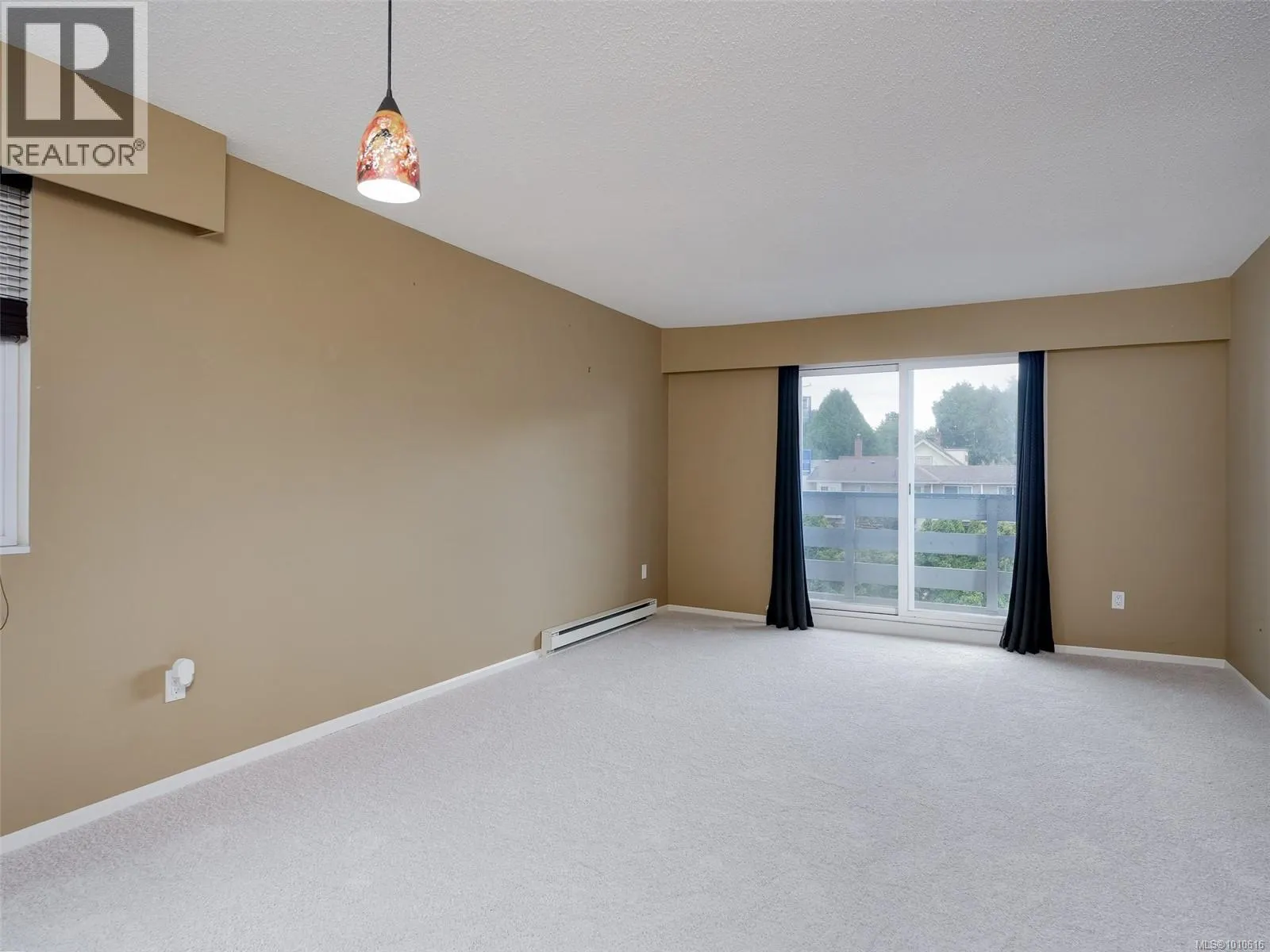 302 859 Carrie St
