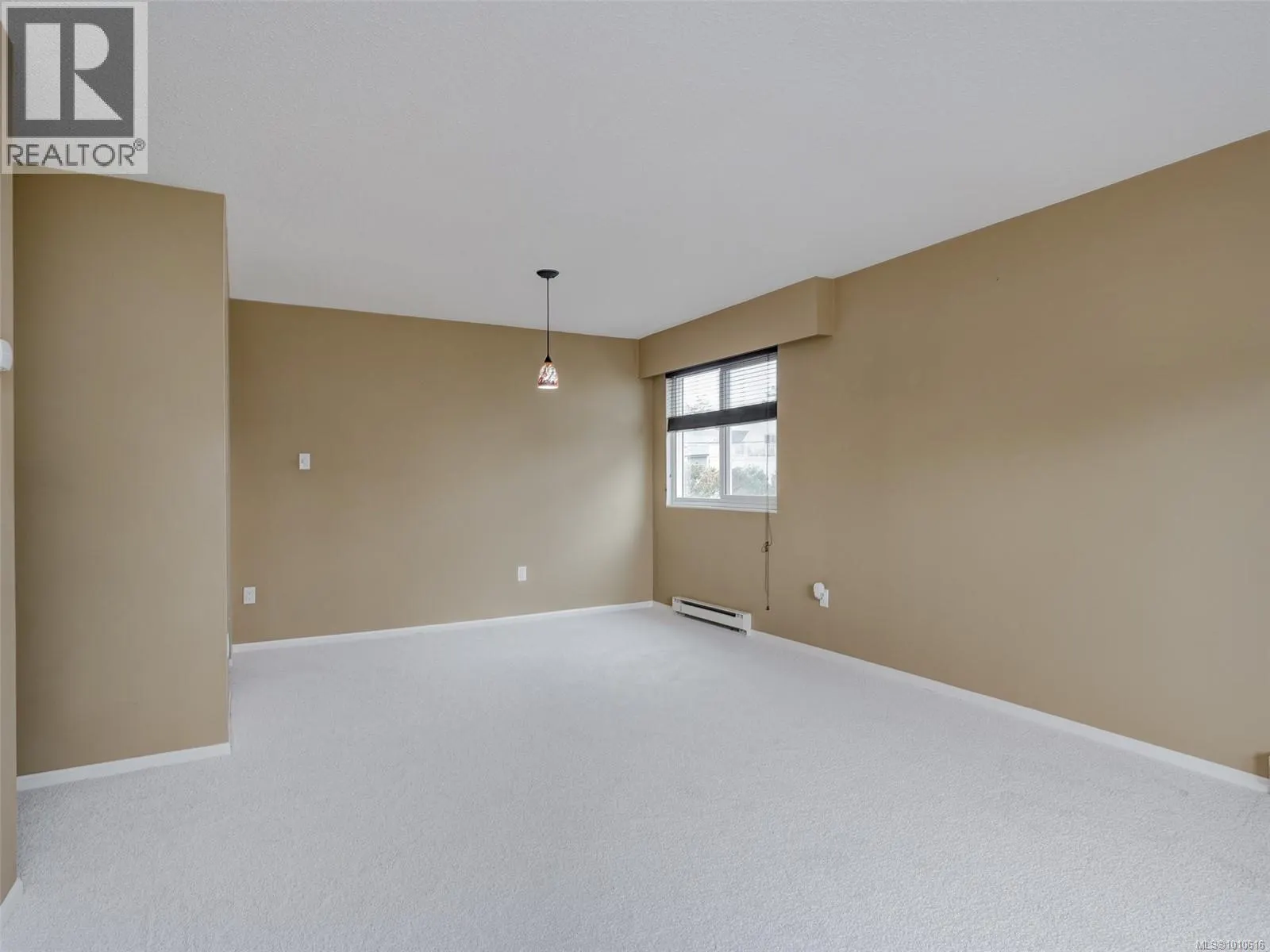 302 859 Carrie St
