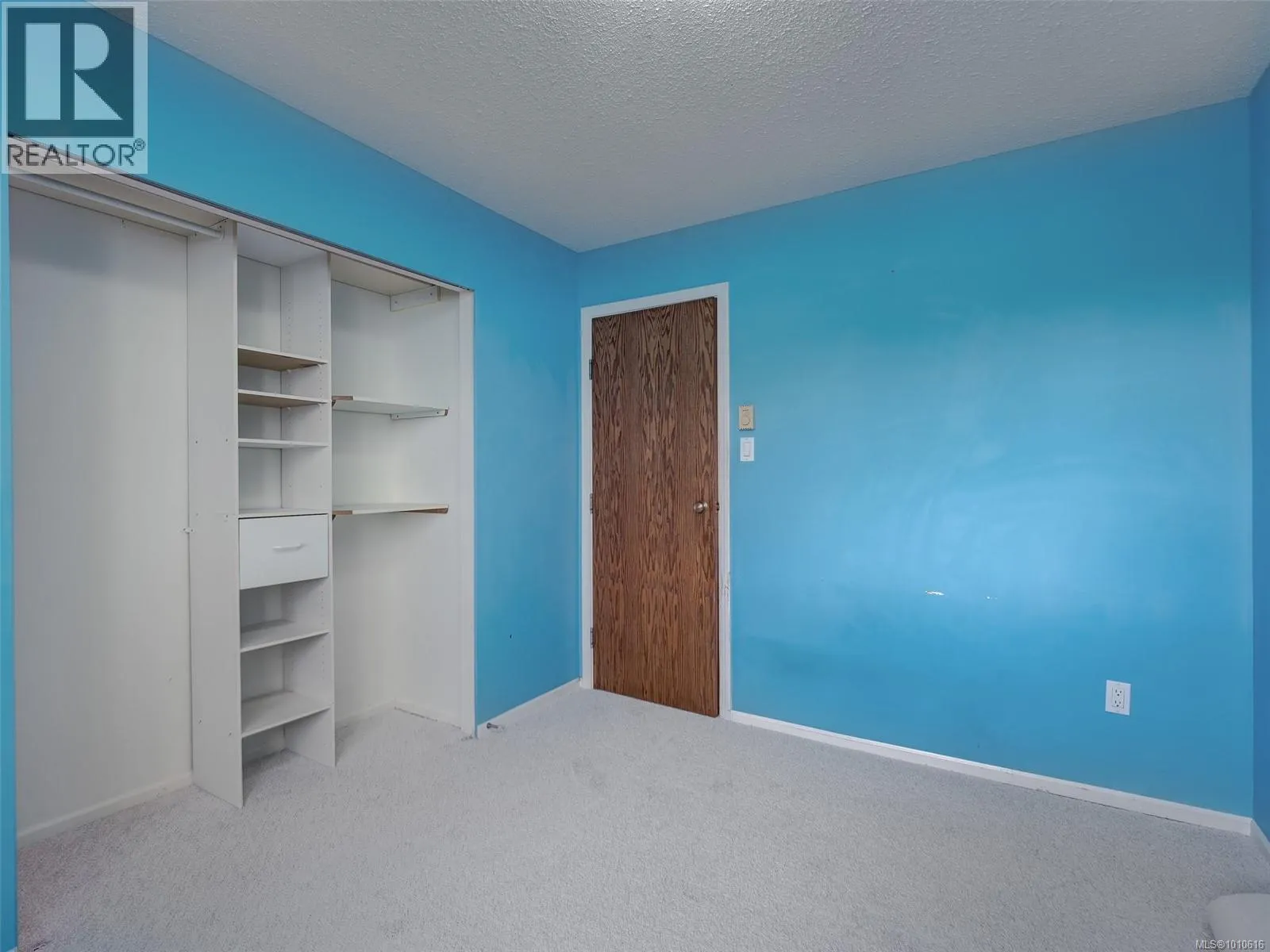 302 859 Carrie St