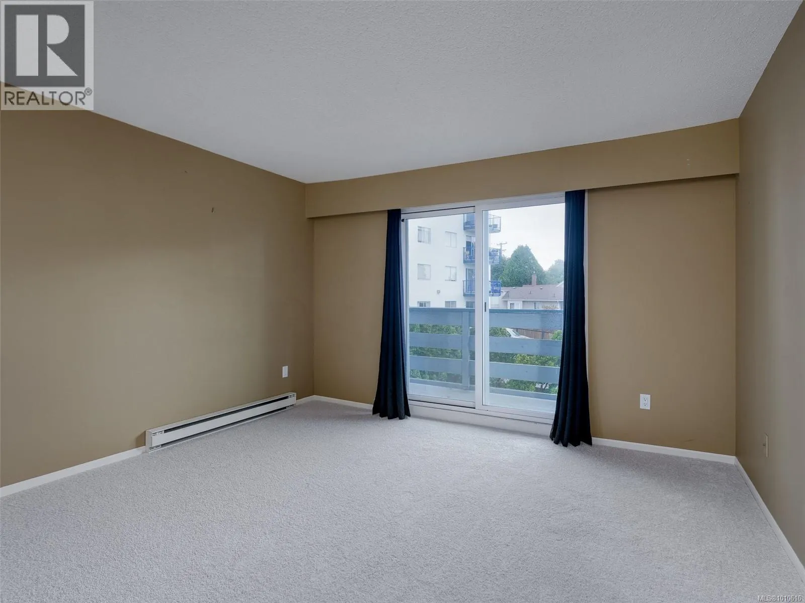 302 859 Carrie St
