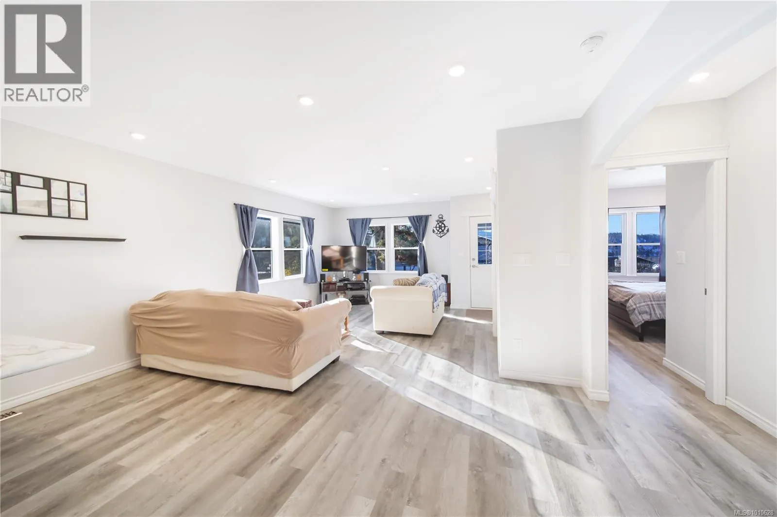 2833 2nd Ave