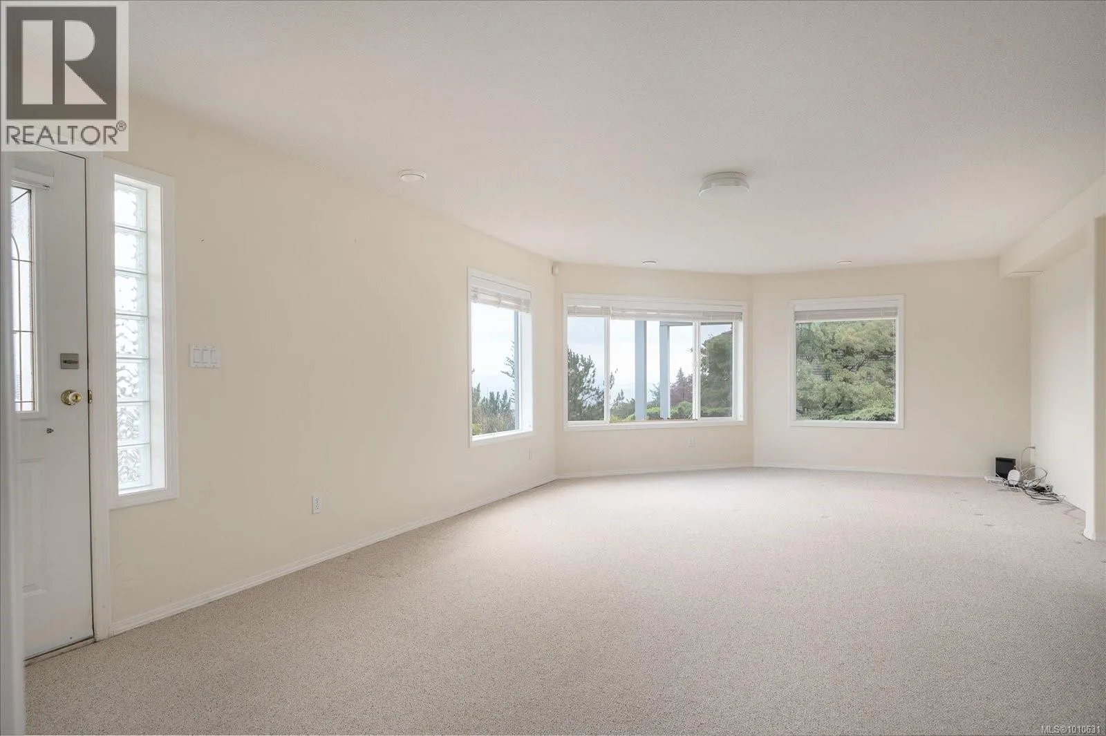 4072 Eagle View Dr
