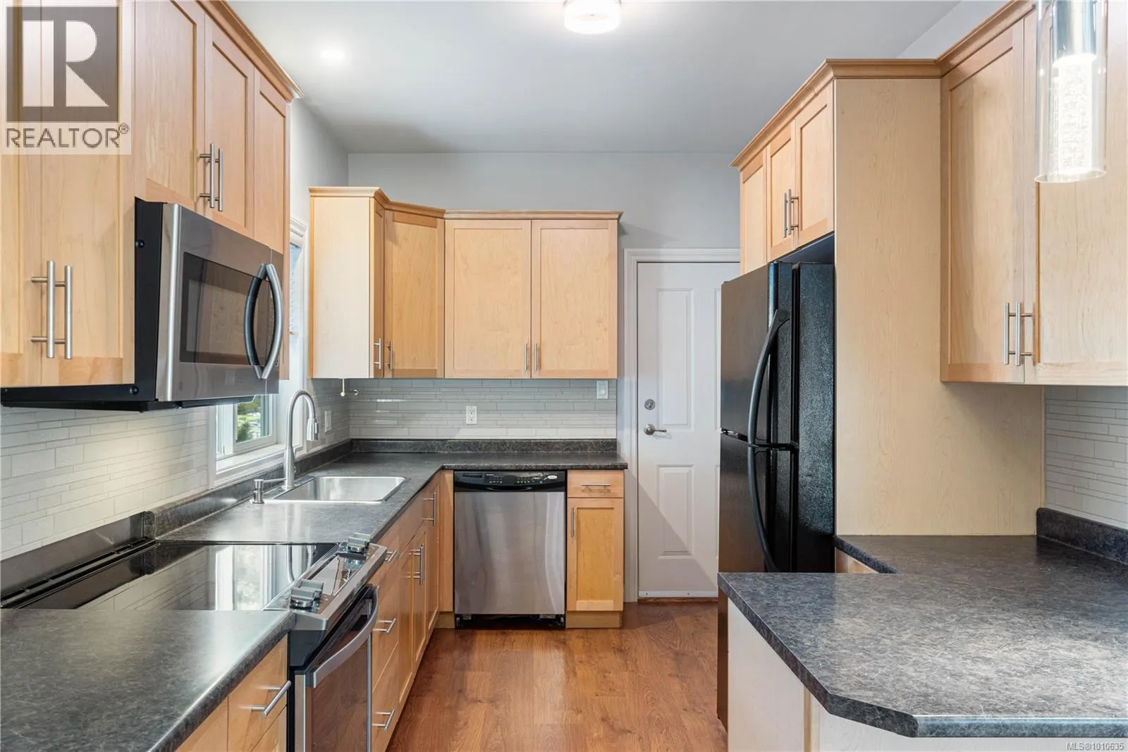 6195 Kenning Pl