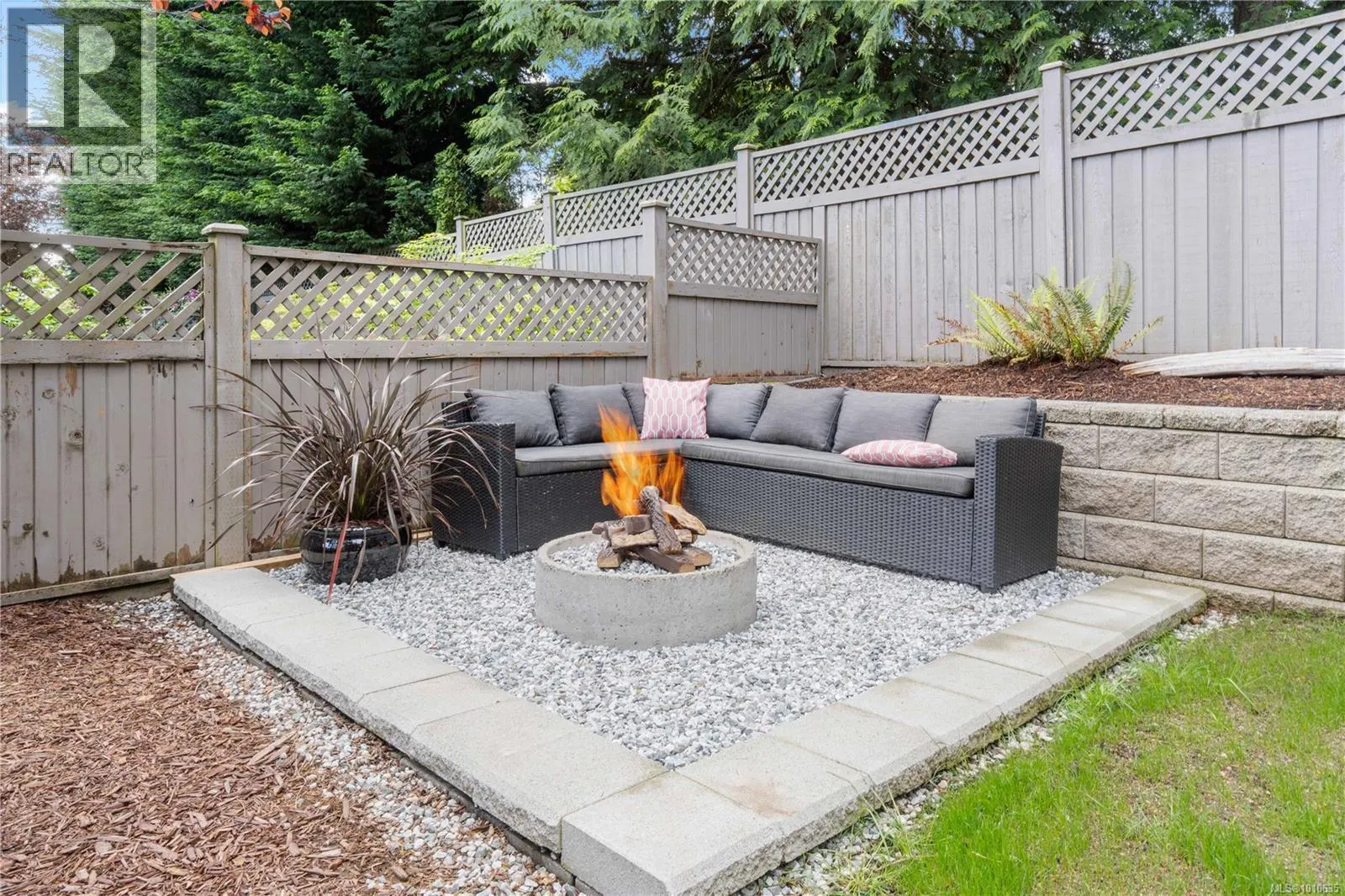 6195 Kenning Pl