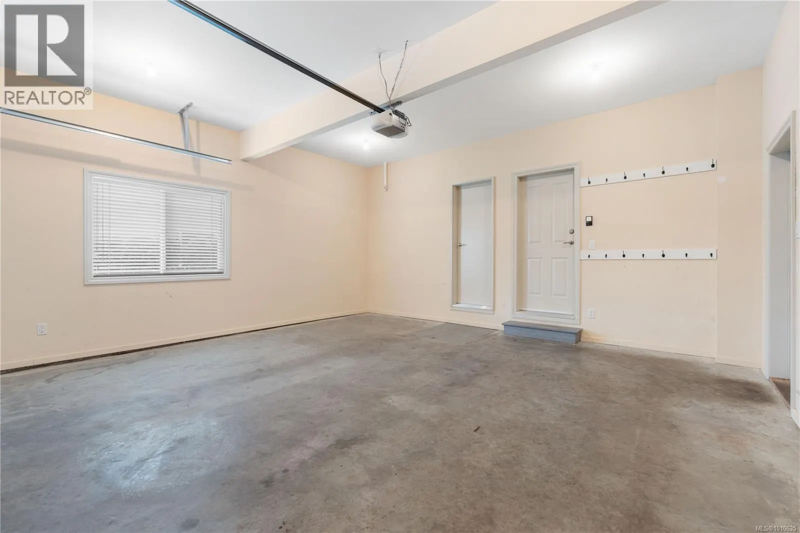 6195 Kenning Pl