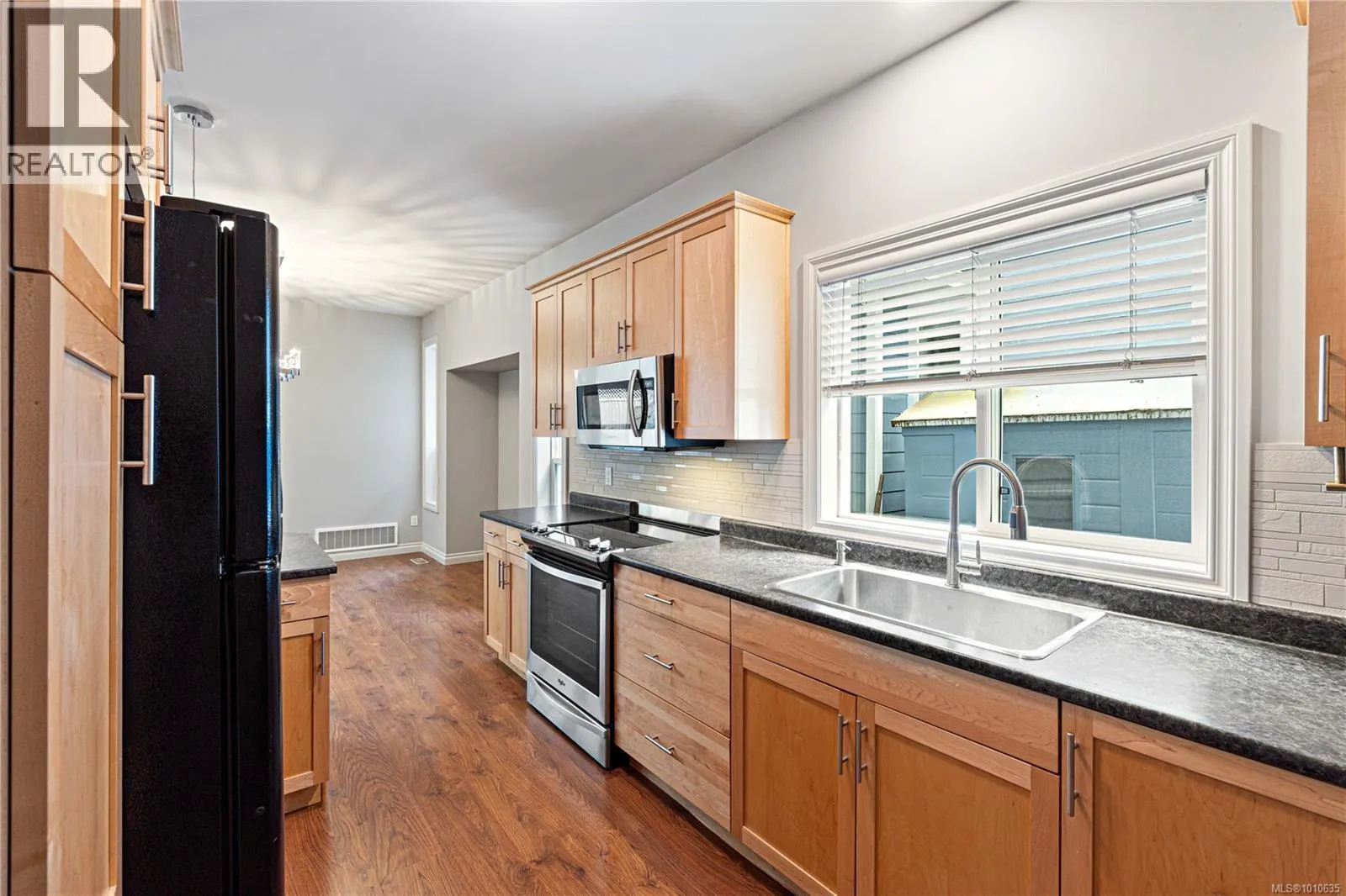 6195 Kenning Pl