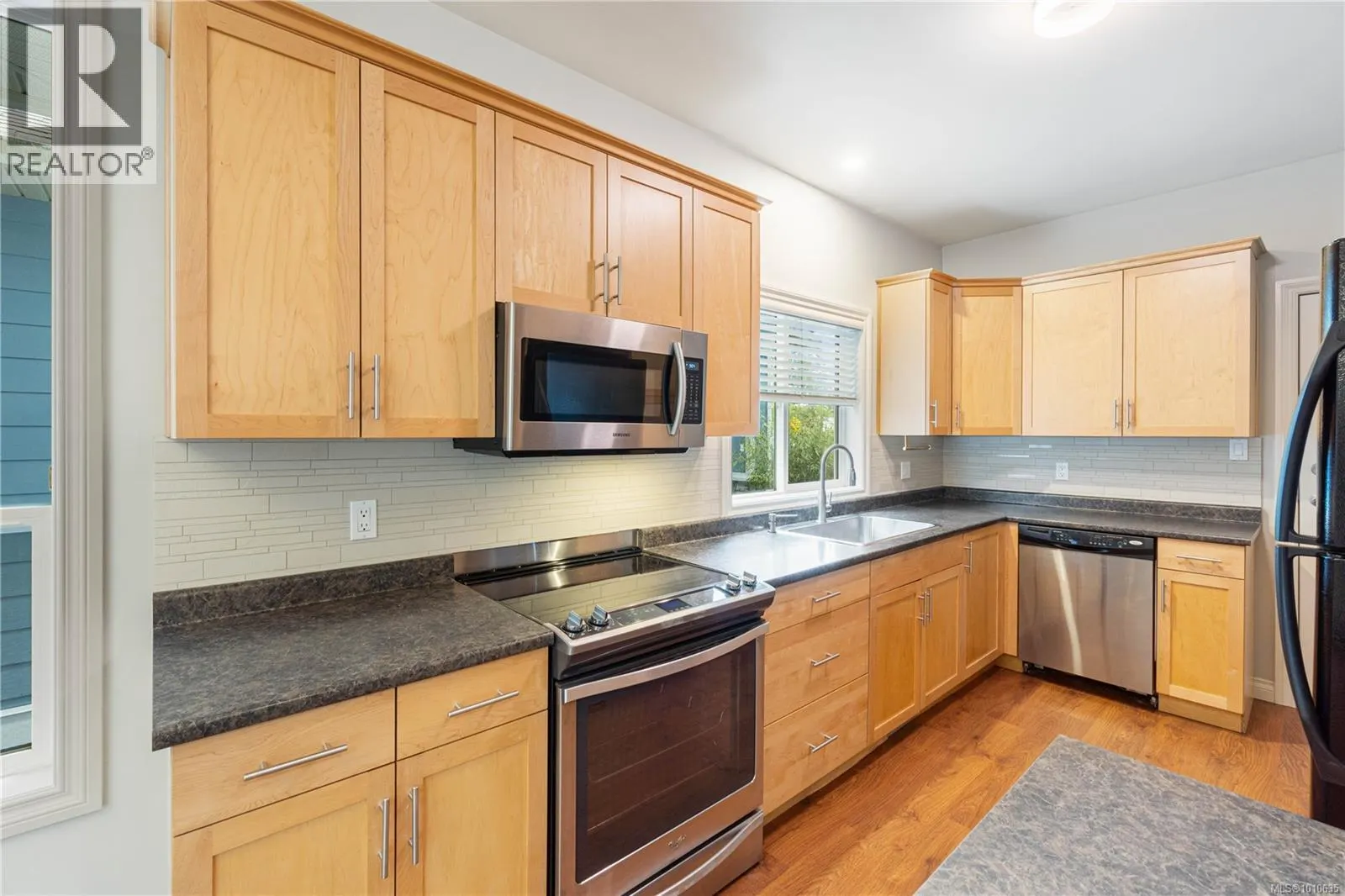 6195 Kenning Pl