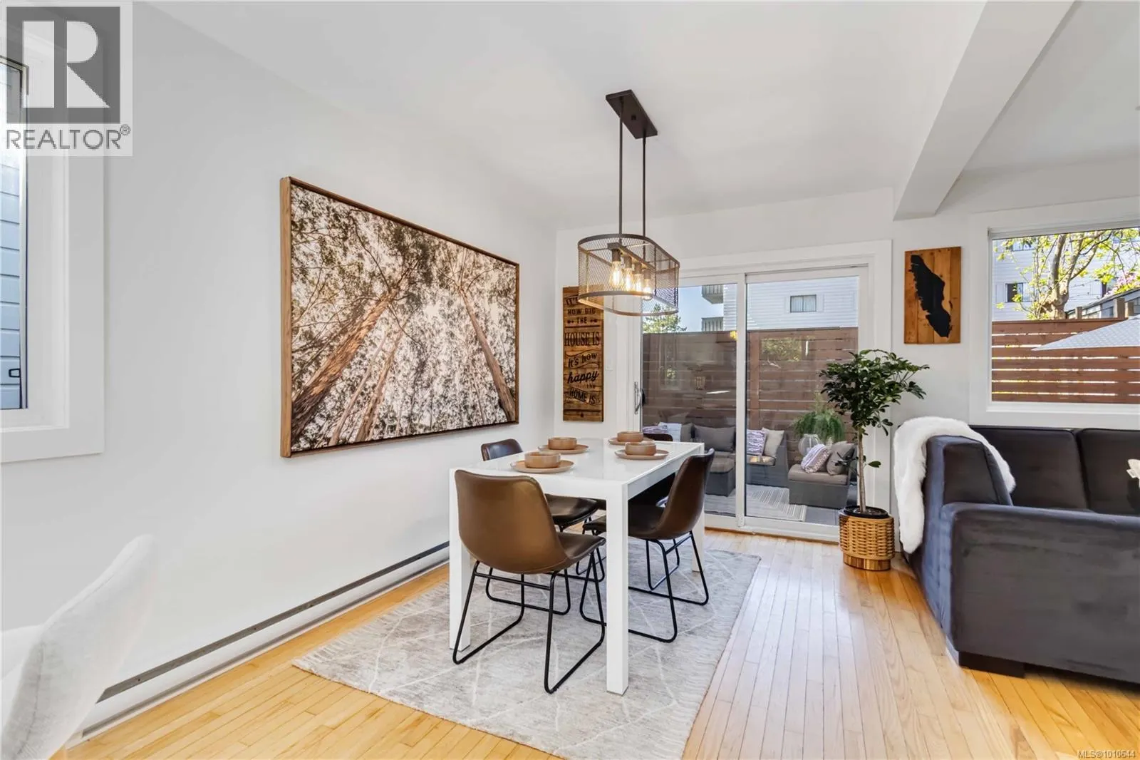 126 Rendall St