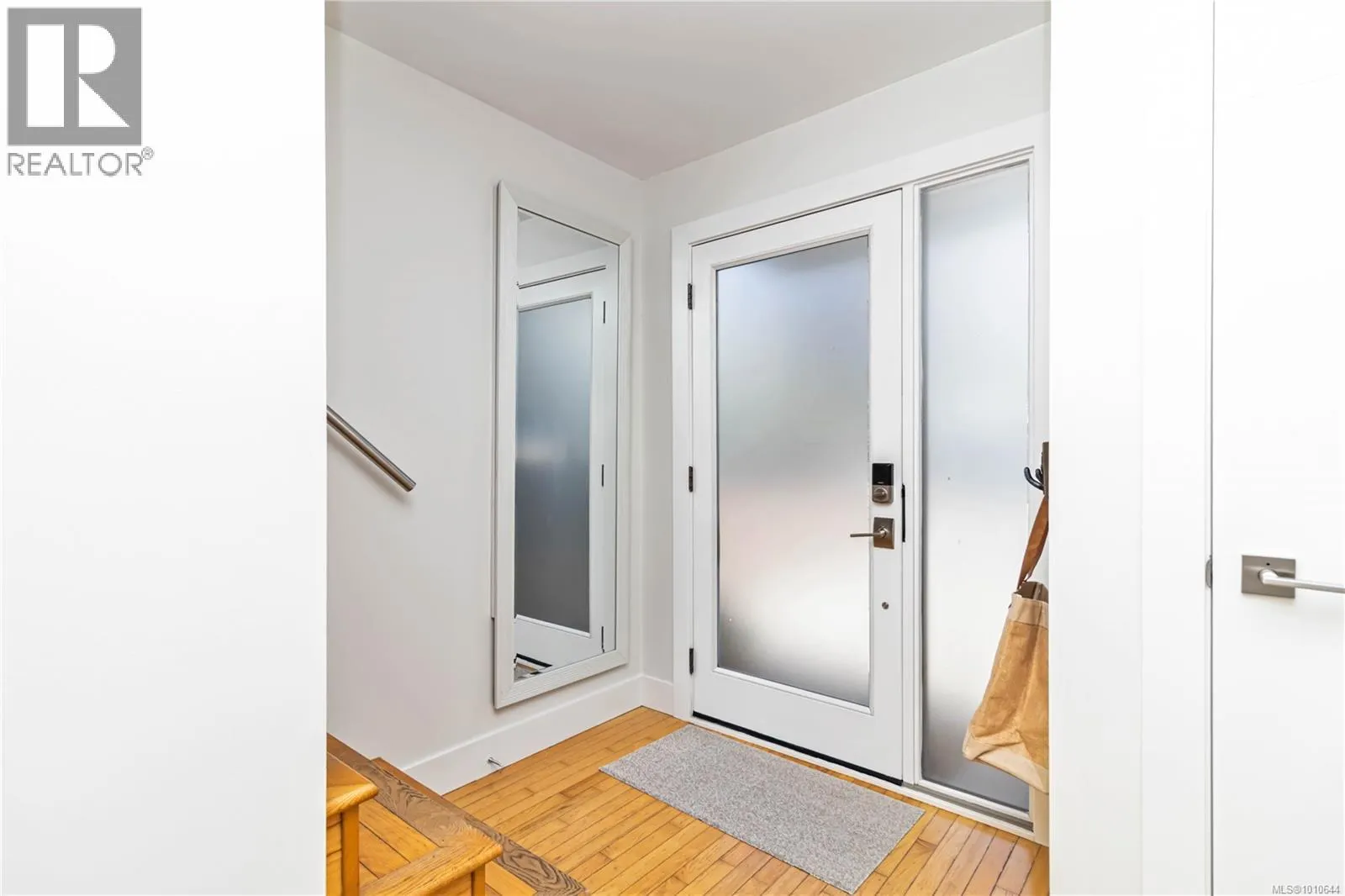126 Rendall St