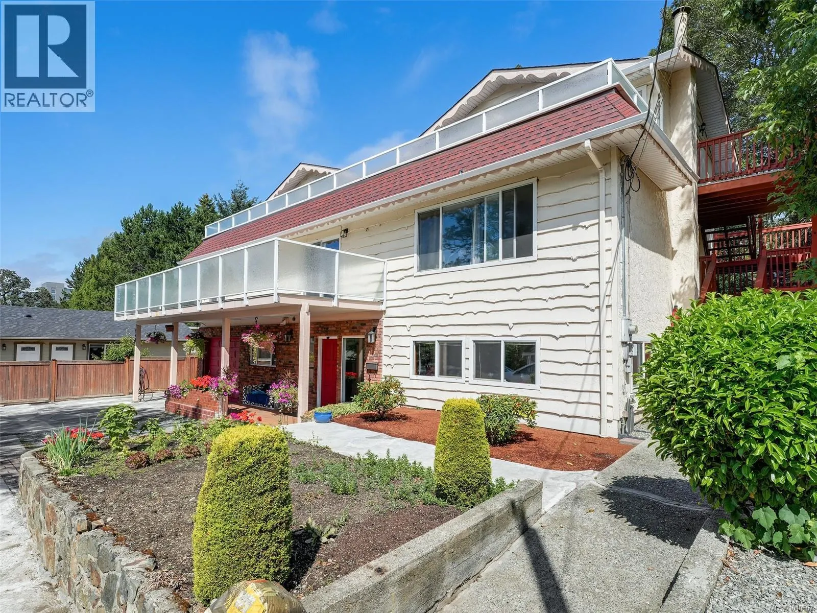 948 McKenzie Ave