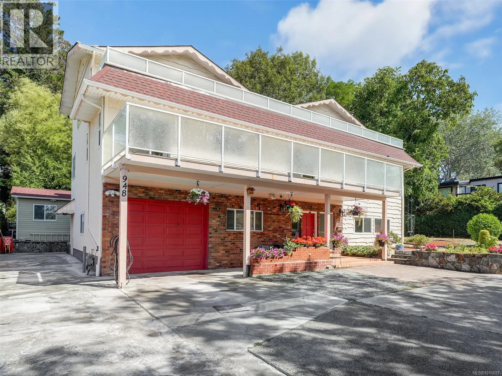 948 McKenzie Ave