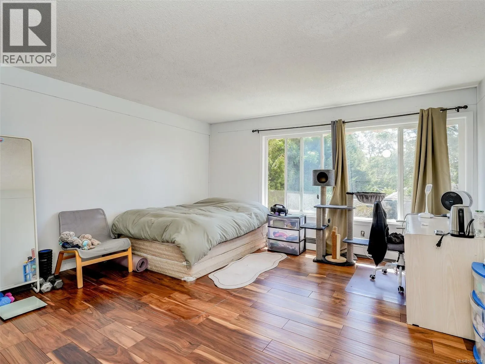 948 McKenzie Ave